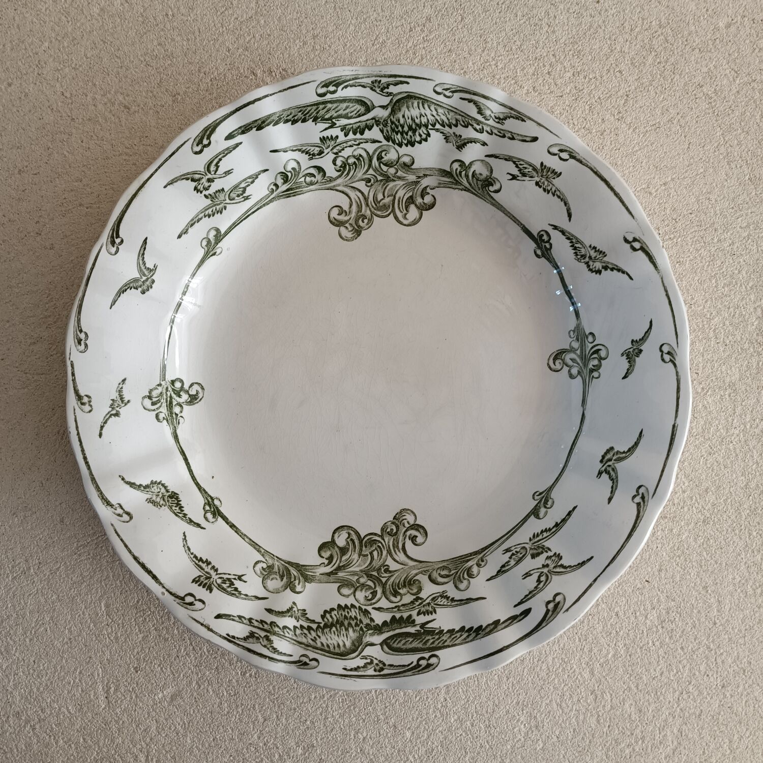 Round iron earth dish Saint Amand