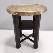 Table basse Durmast sécessionniste avec étagère et plateau rond en laiton, Austr
