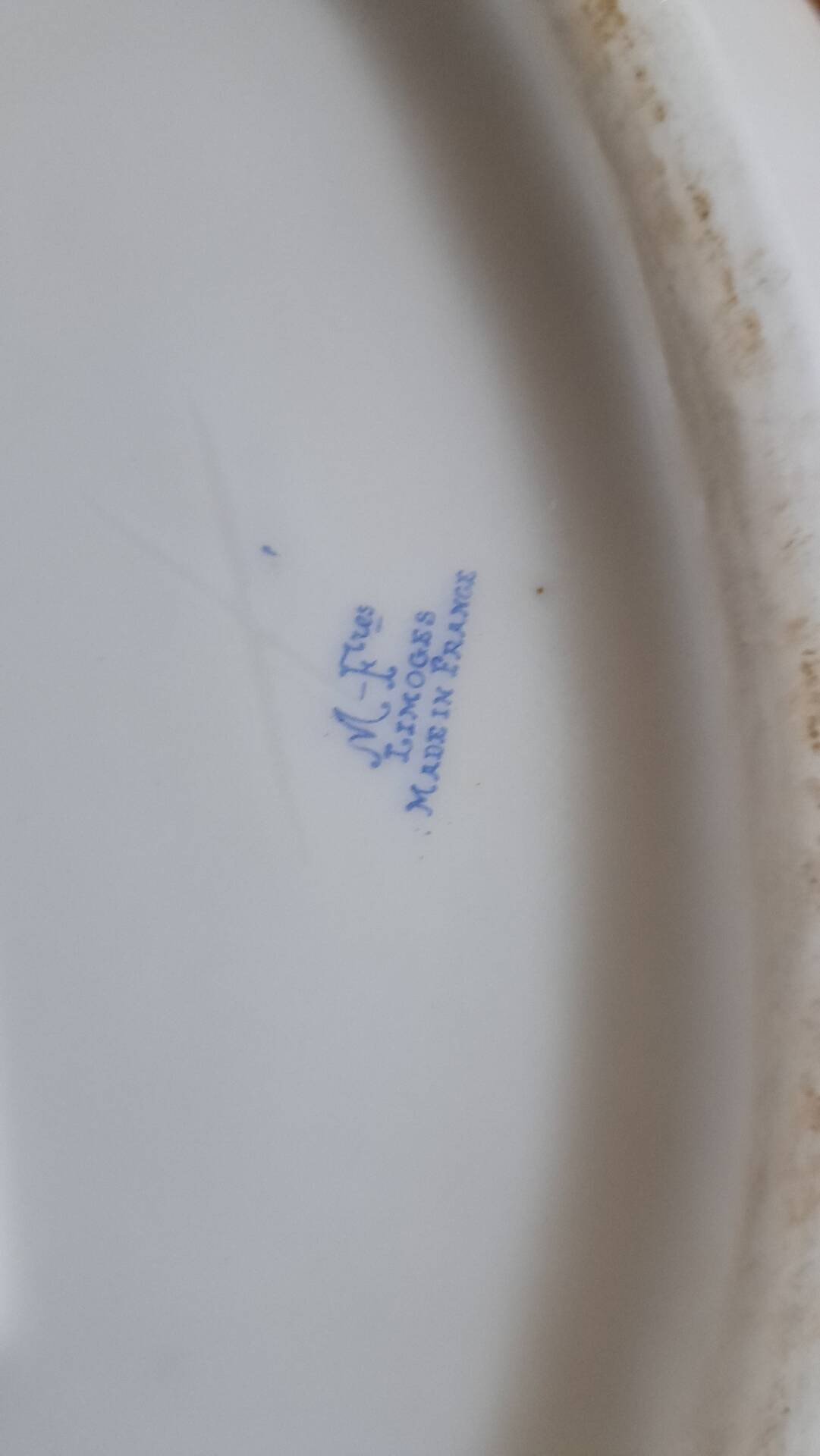 Soupière de la manufacture Michelaud Frères (M. Frères), située à Limo