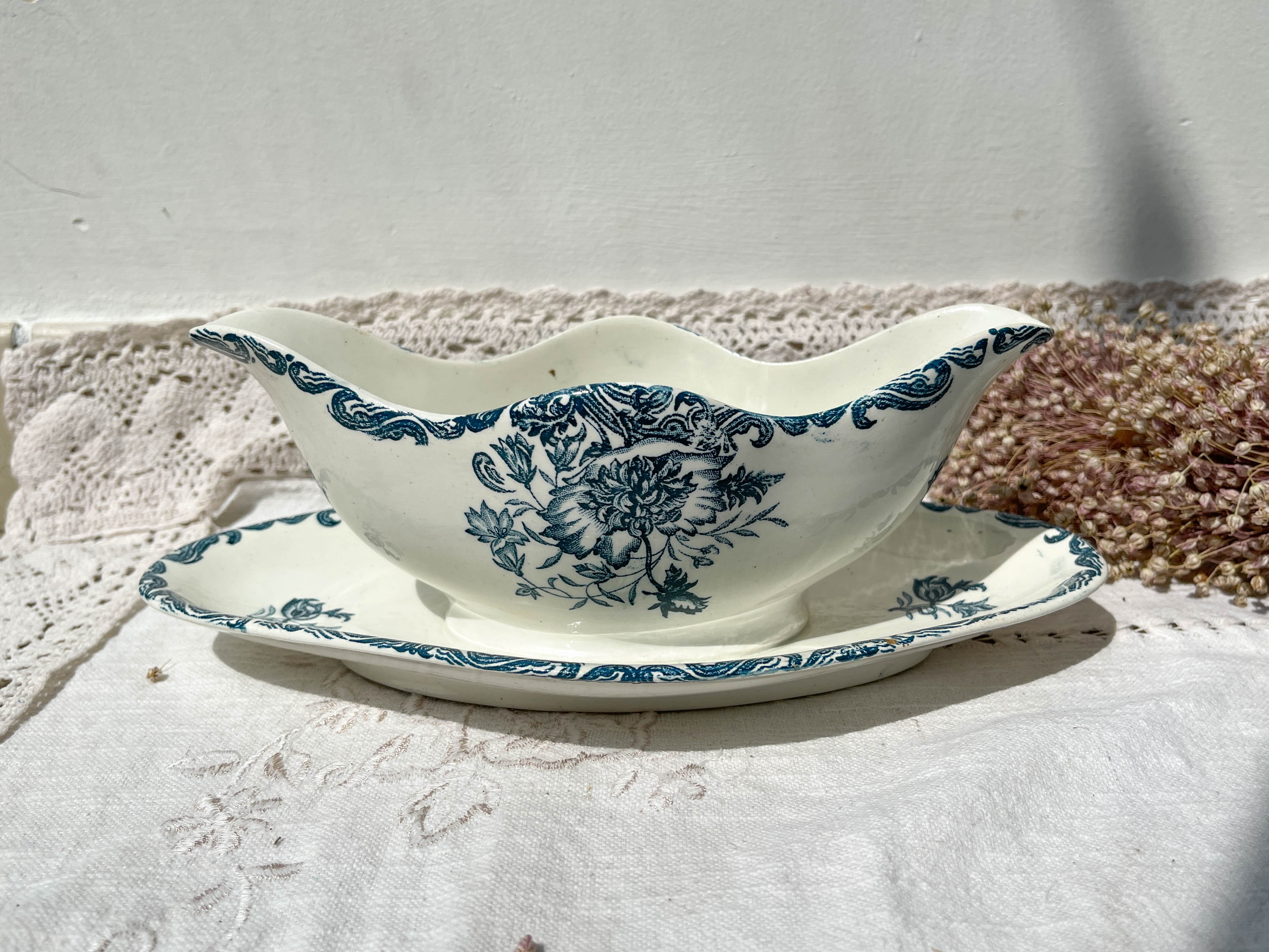 Vintage gravy boat terre de fer clairefontaine model " poppy "