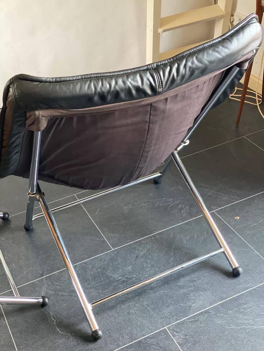 Pair of Molinari Easy Chairs by Teun van Zanten