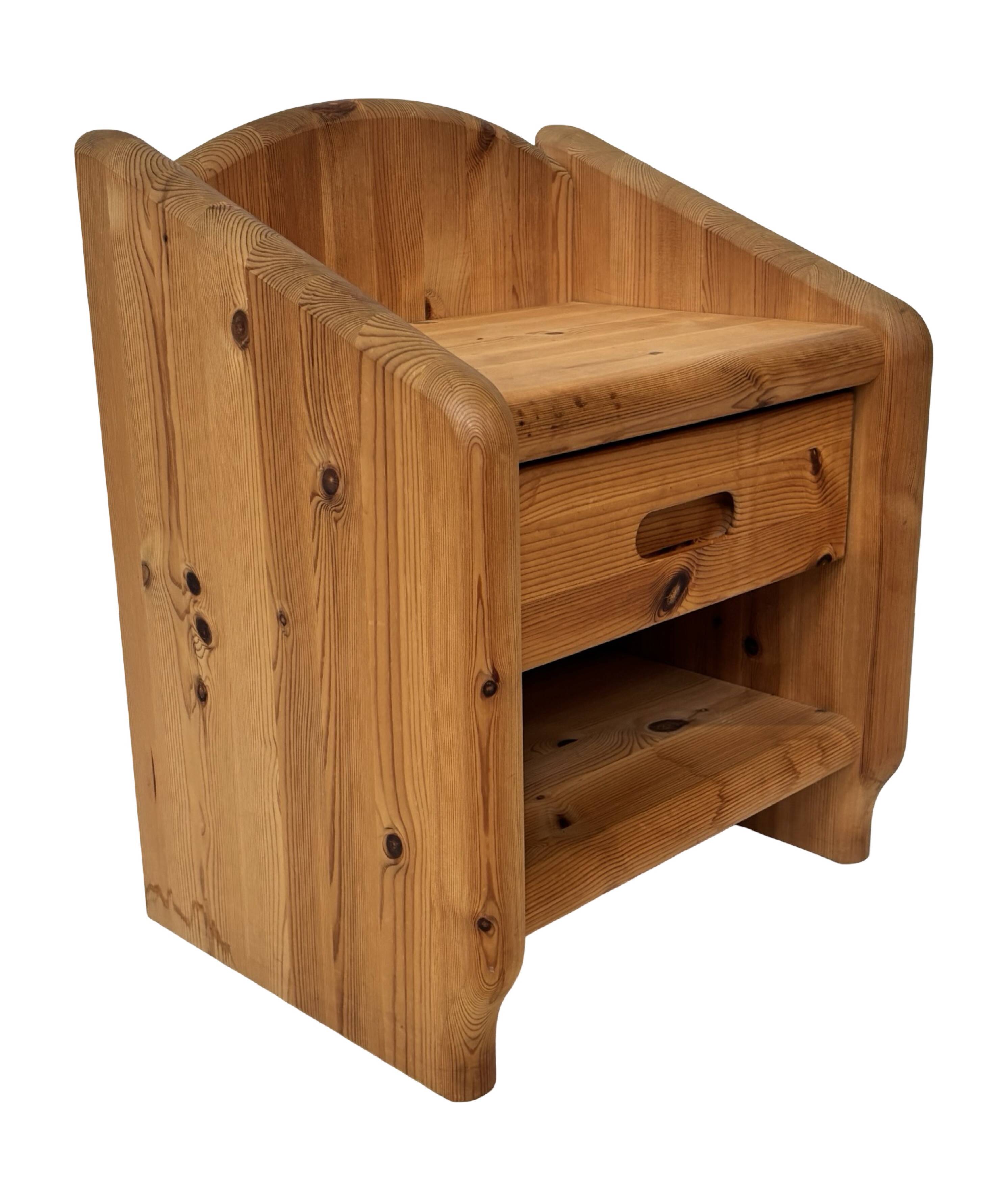 Vintage set of two pine wood bedside tables