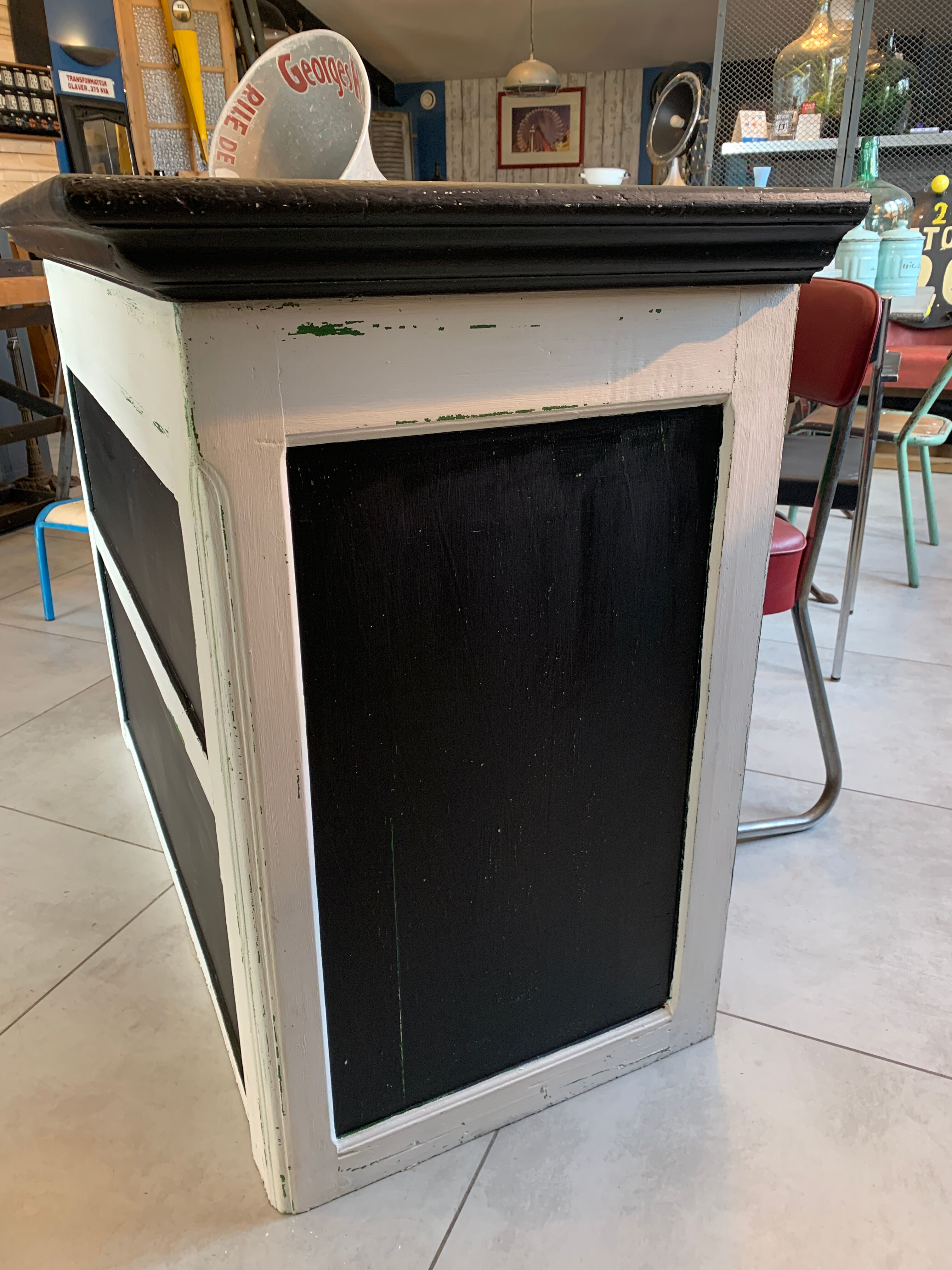 Former trading counter