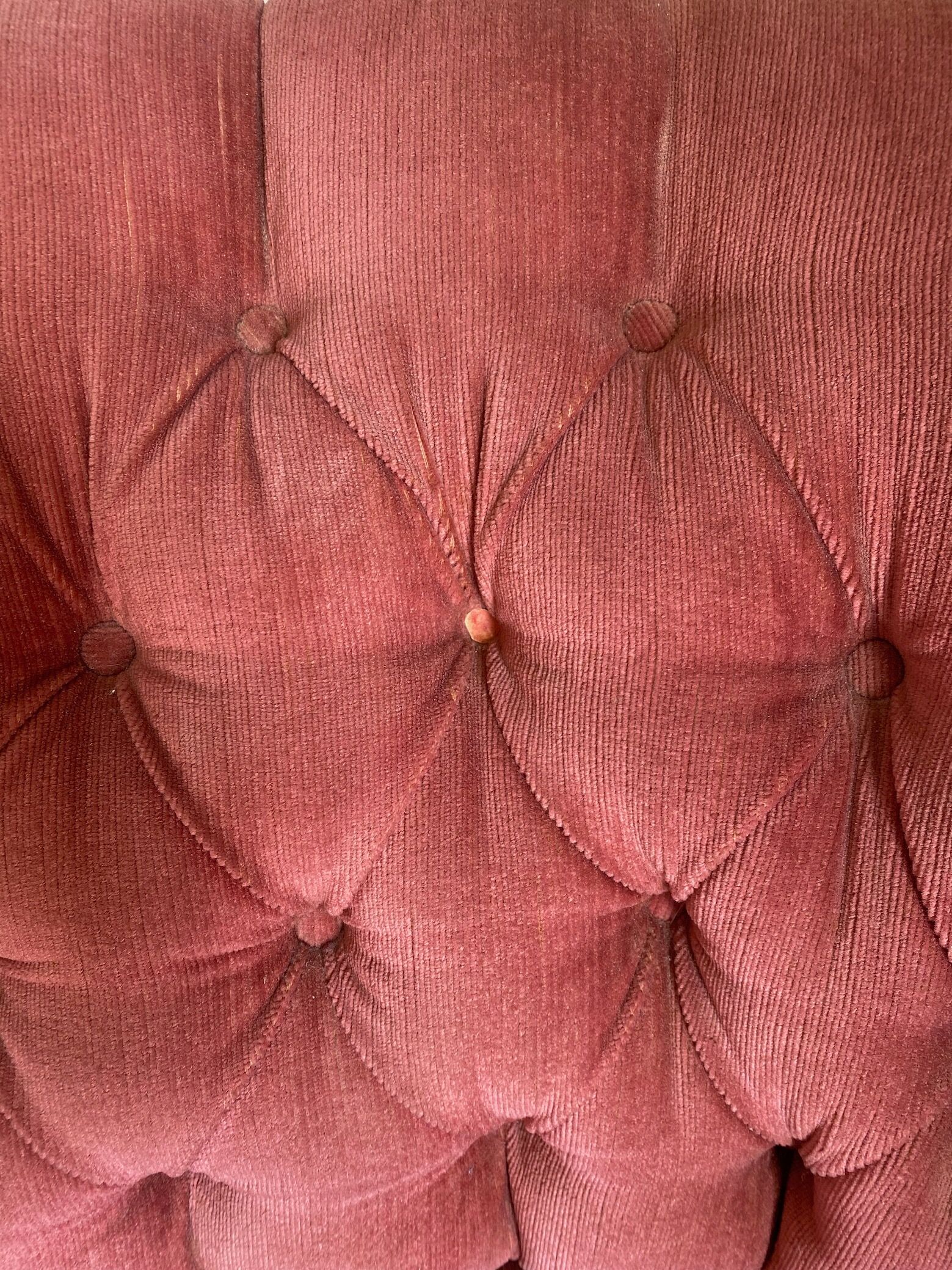 Upholstered toad armchair