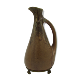 Denbac pitcher mounts lion paws
