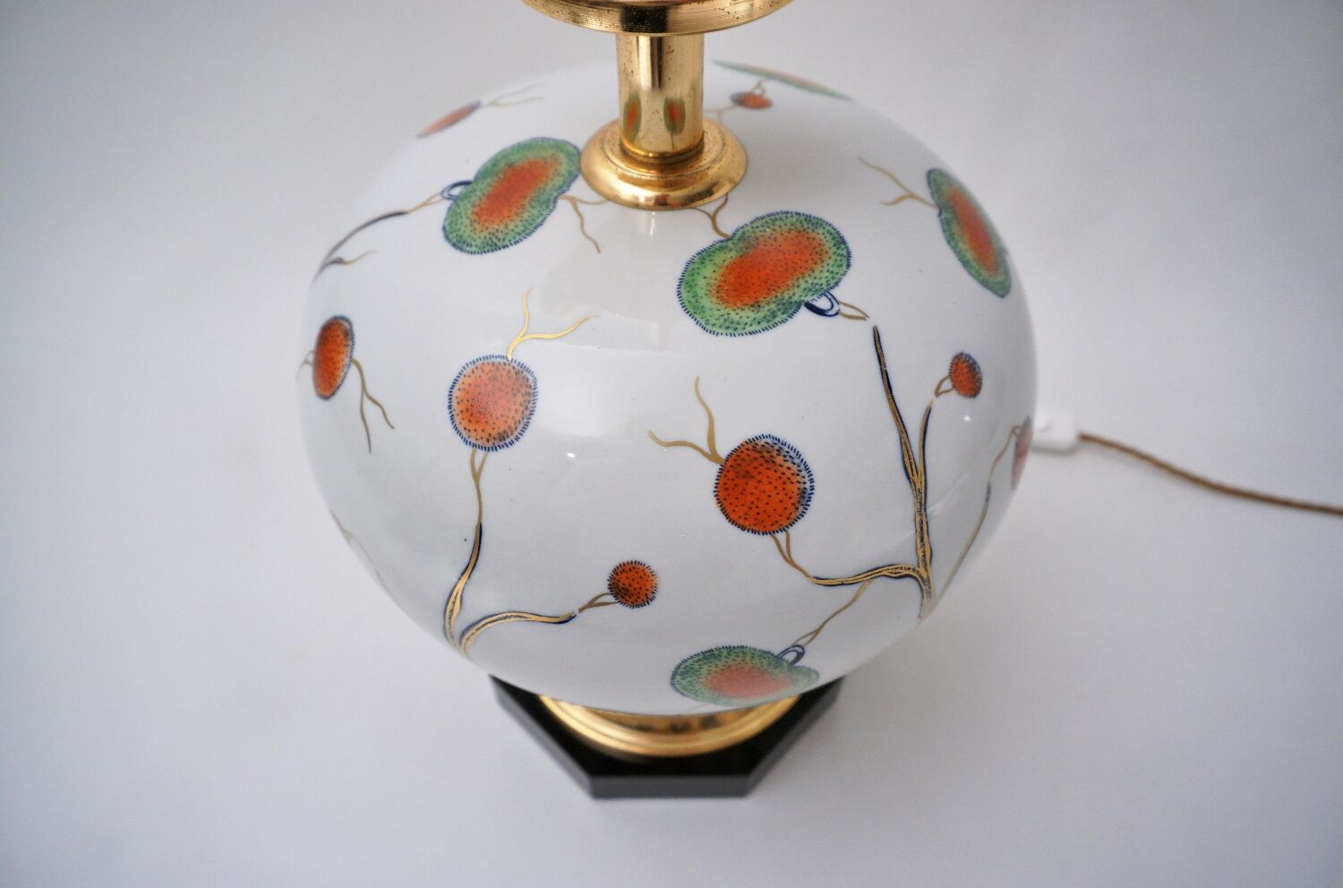 Giulia Mangani porcelain lamp chinoiserie with lychee, 1950`s ca