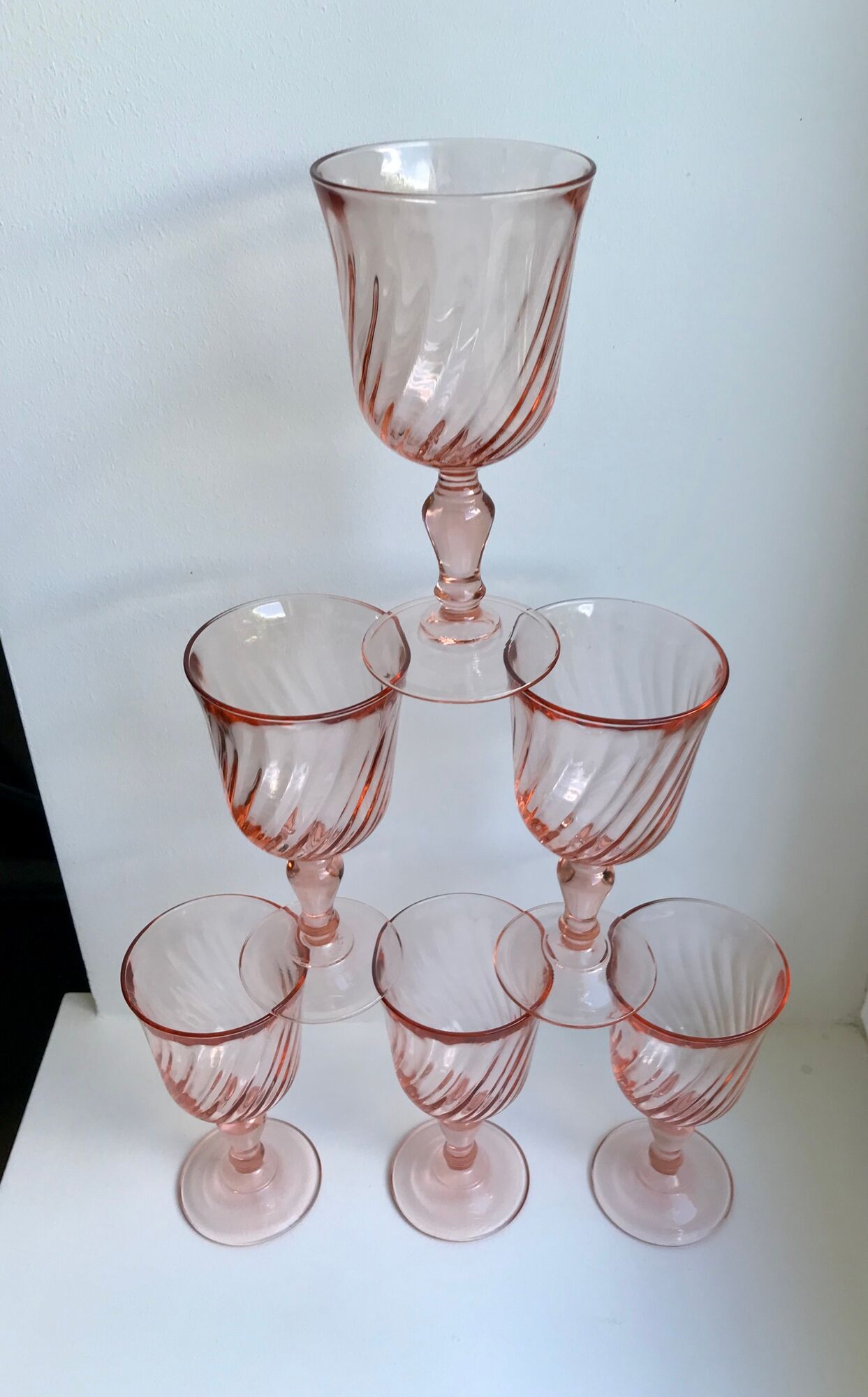 Set of 6 vintage Rosaline twisted pink glass wine glasses