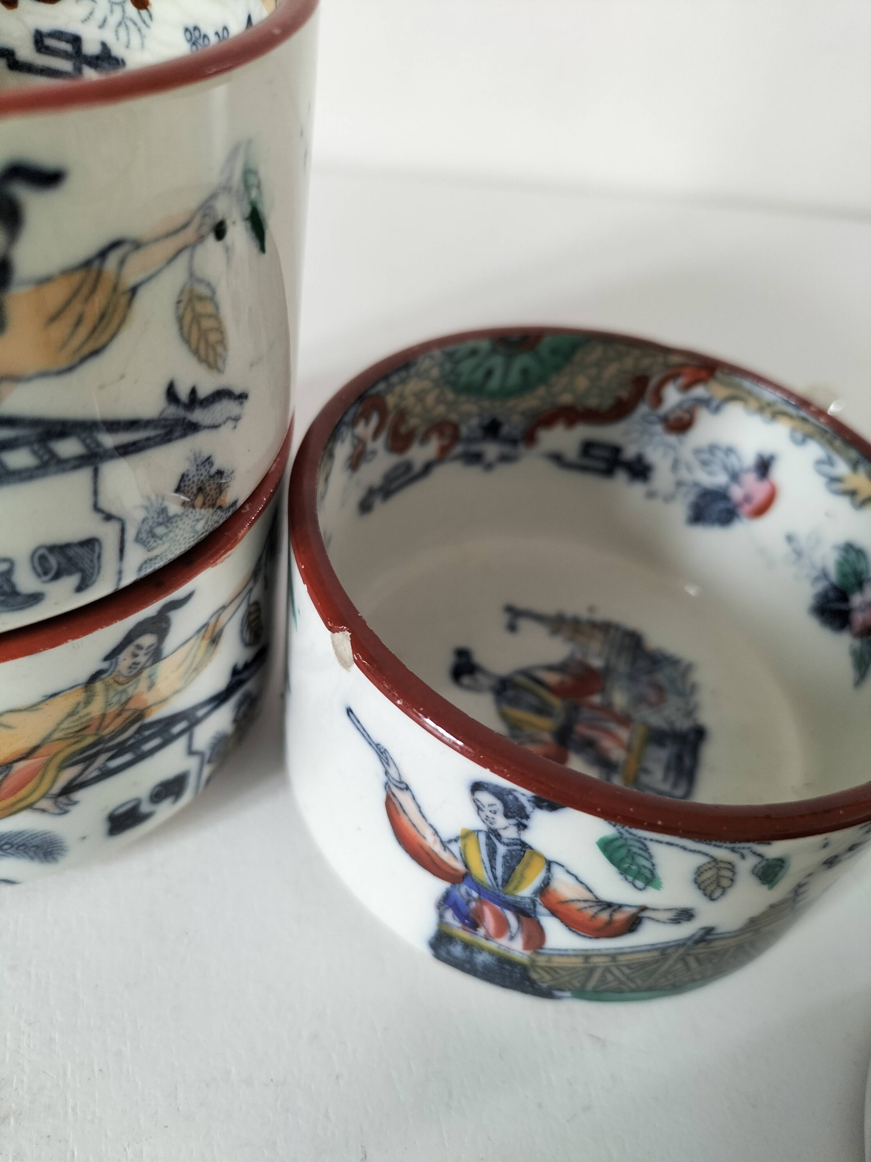 Ensemble de 4 tasses à bouillon Digoin & Sarreguemines, décor Timor