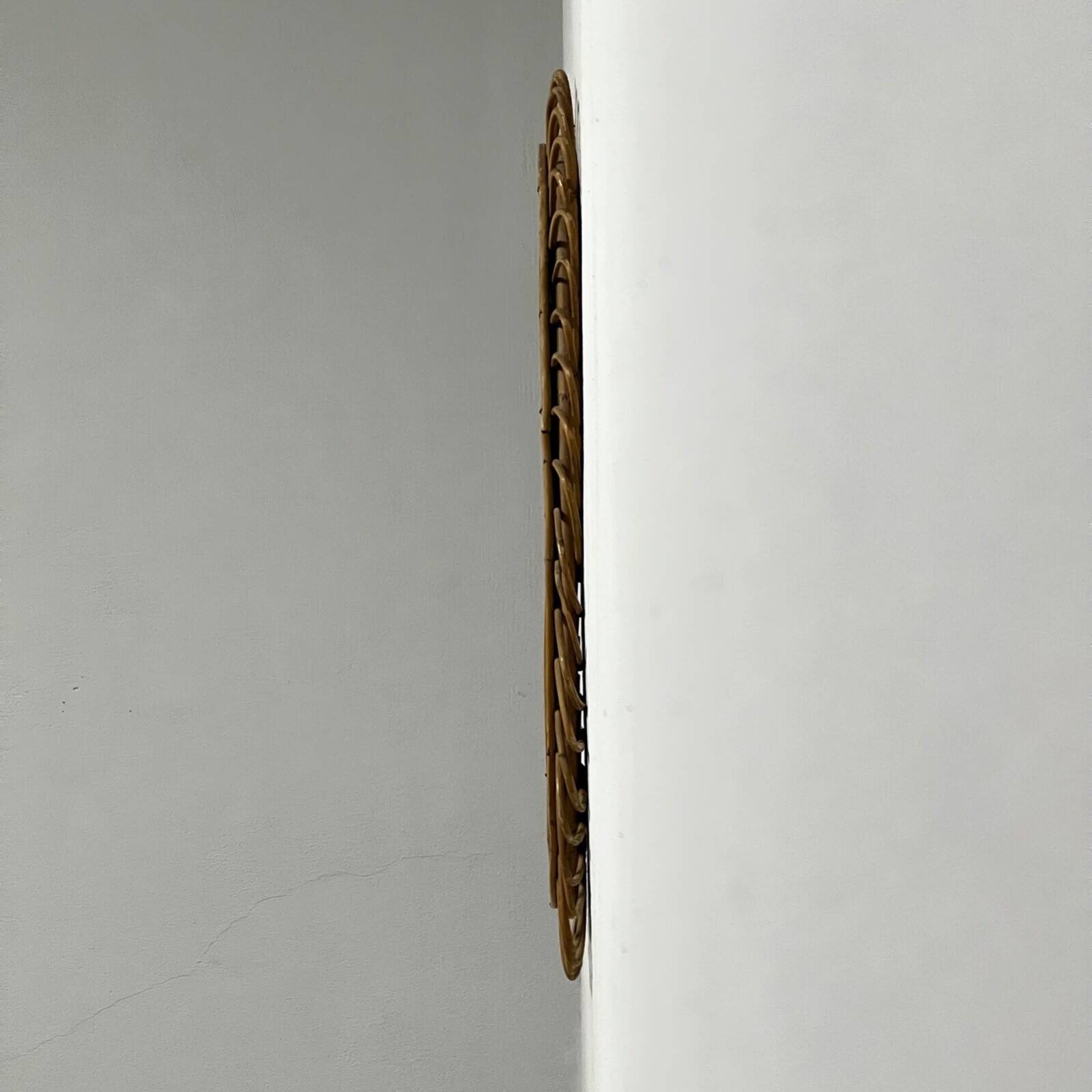Large mirror from the 1950s. Made of bamboo. Vintage design in the Bonacina style.