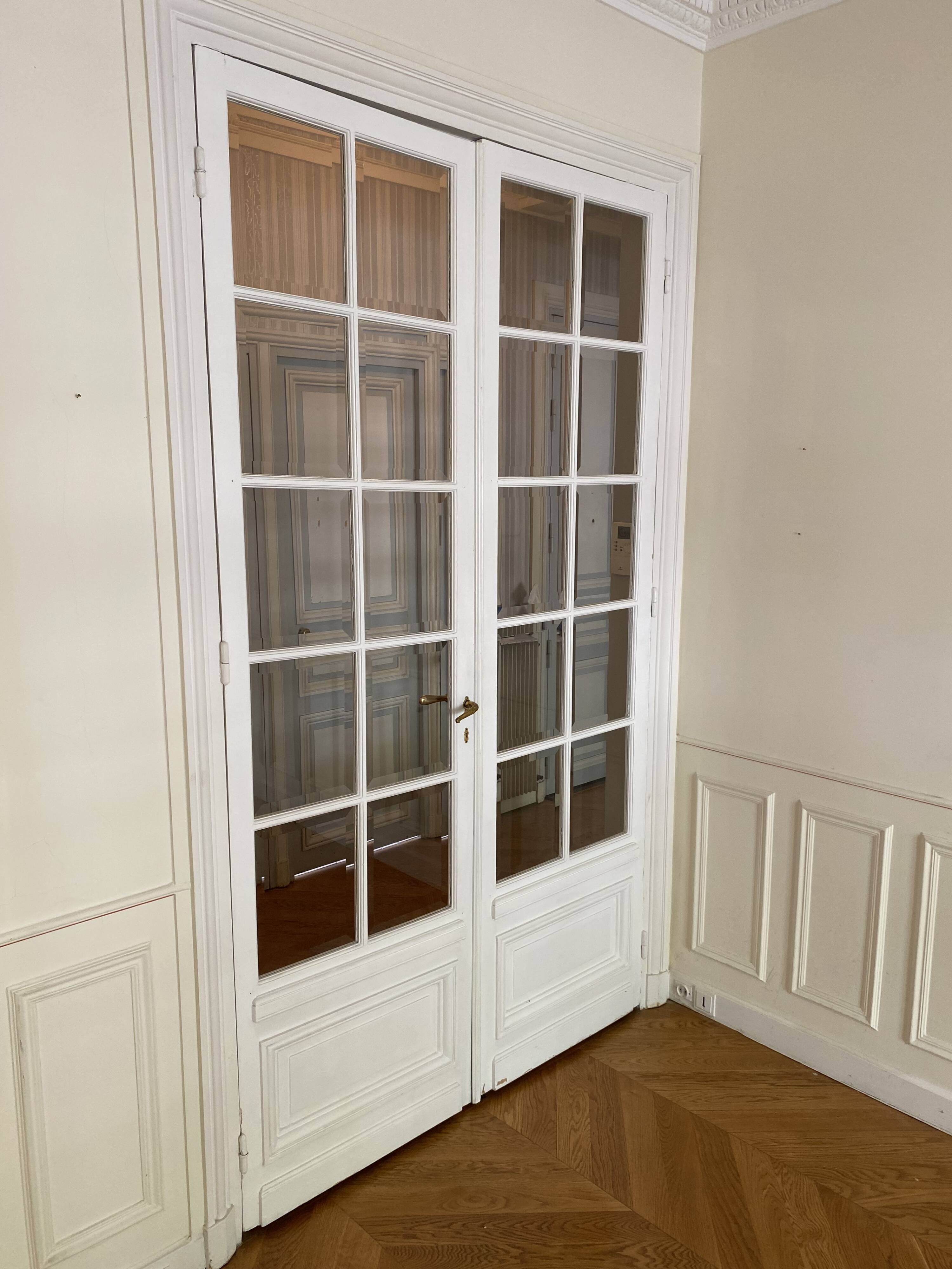 Grande double porte haussmannienne vitrée, Paris fin XIXe siècle