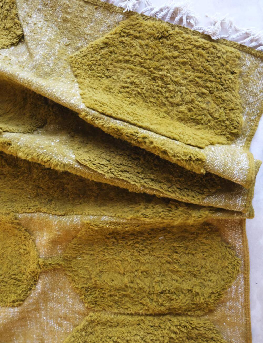 Contemporary Rug Chartreuse - 284 x 248 cm