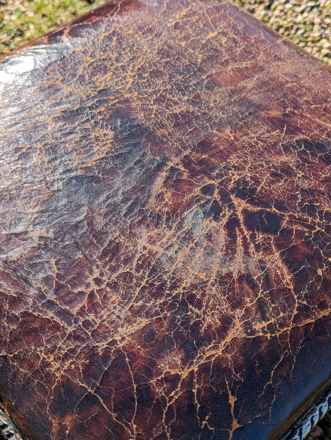 2 oriental stools/poufs in wood/metal/leather