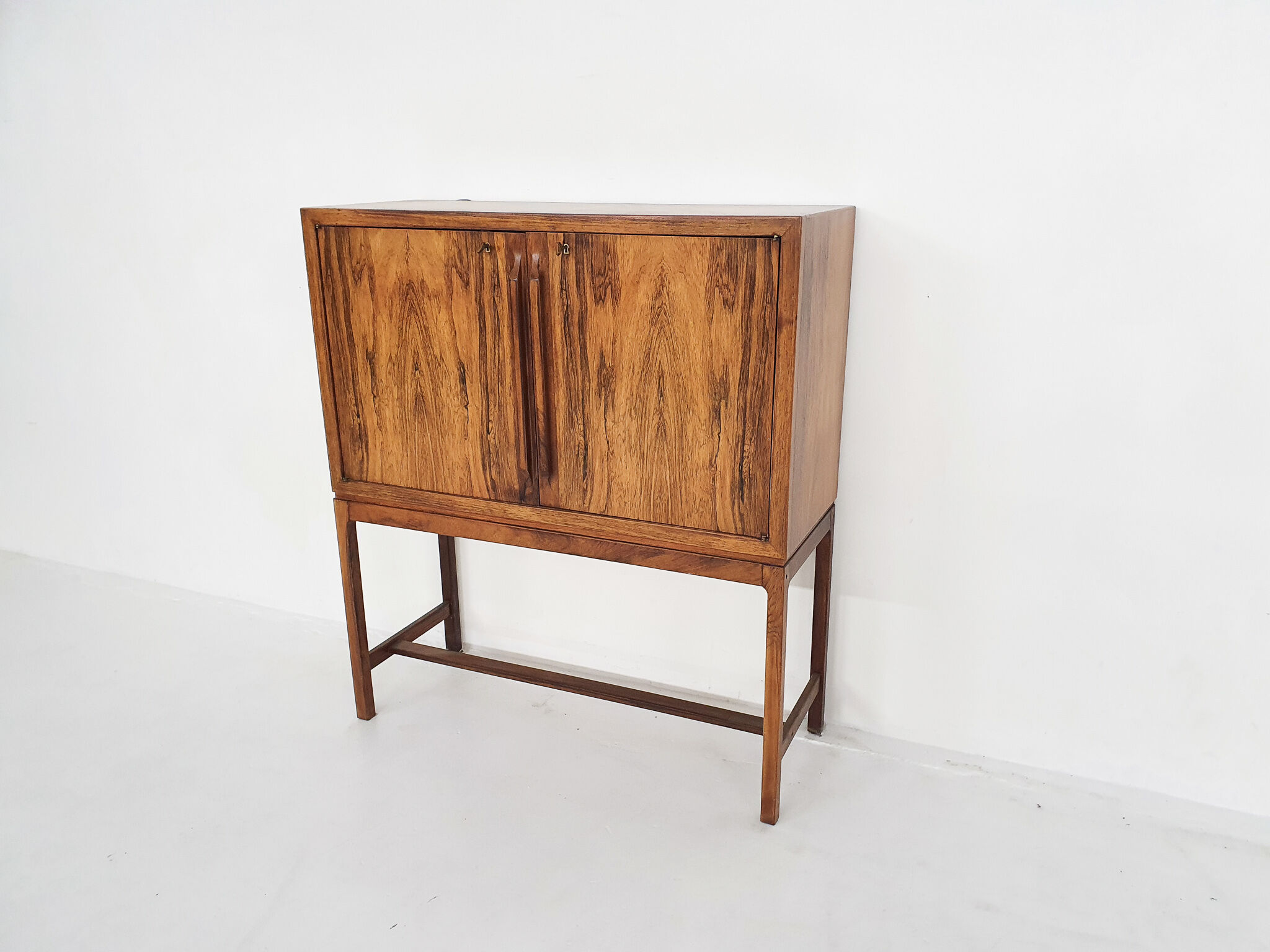 Rosewood bar cabinet by Torbjørn Afdal for Mellemstrands Møbelfabrik, Norway, 1960s