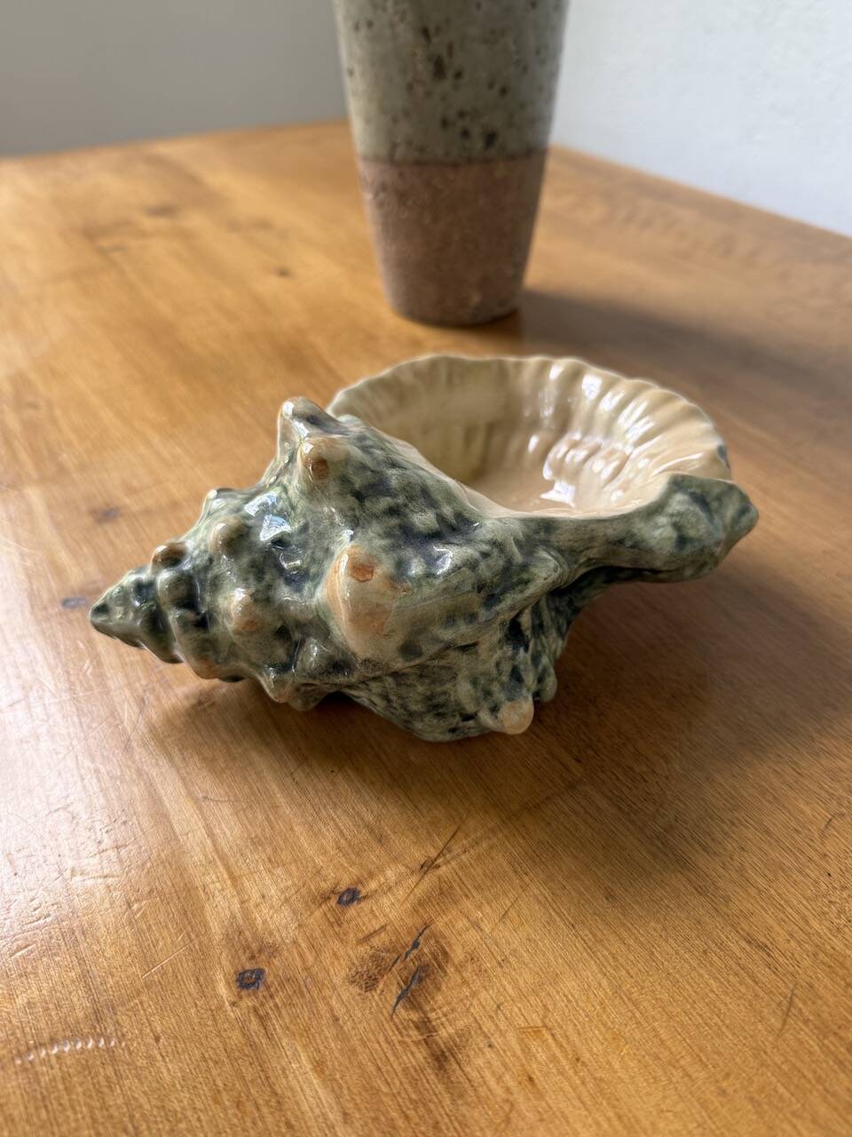 Ceramic shell empty pocket or ashtray 1970