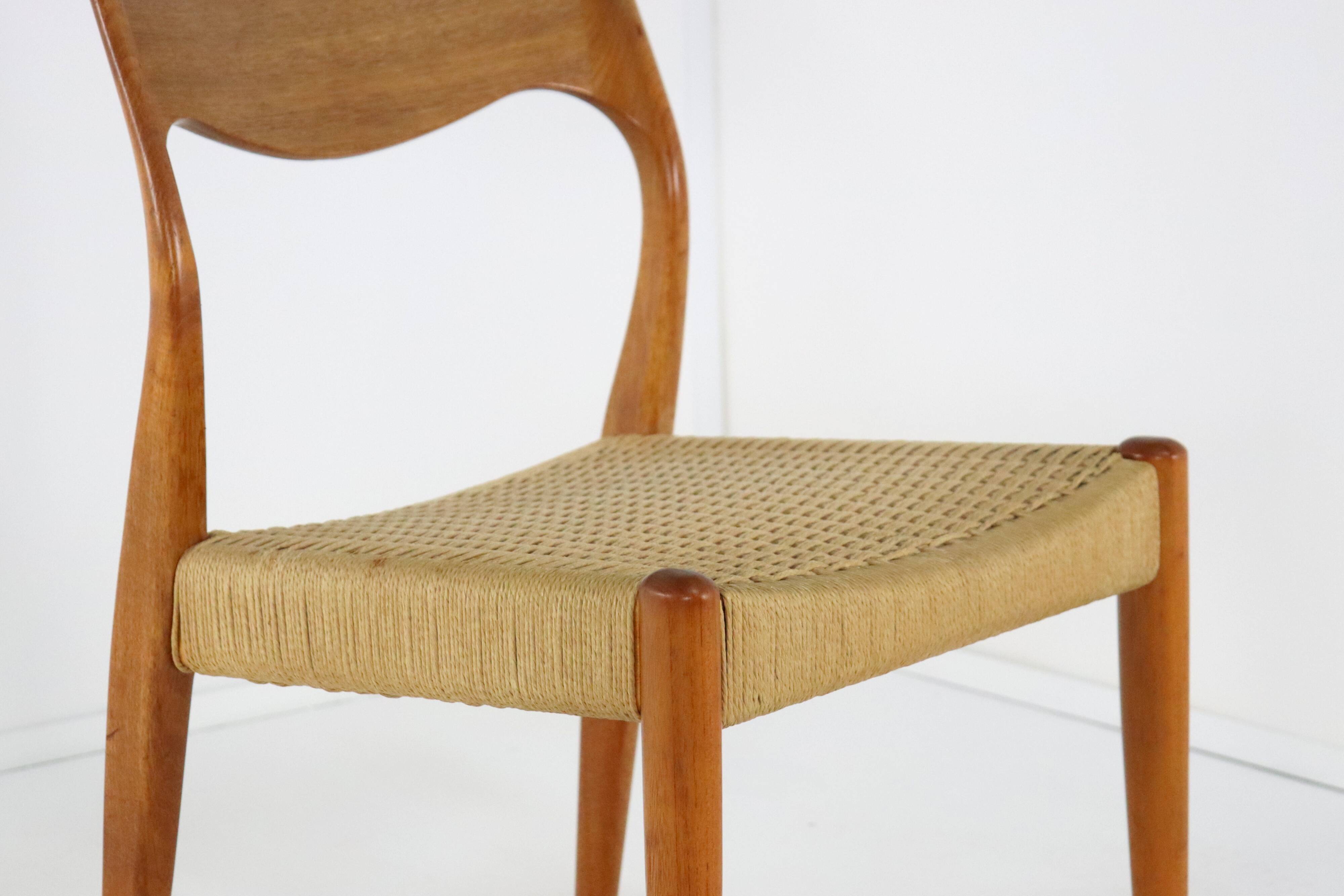 Set of 4 eetkamerstoelen Fristho team naar Niels O Moller model 71