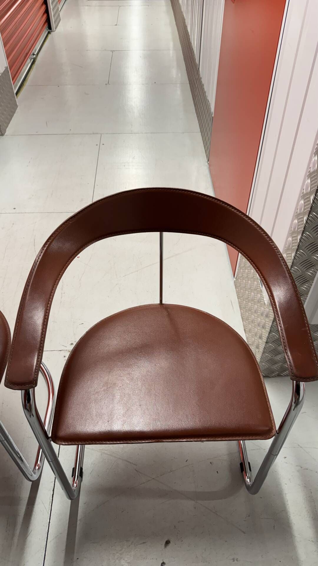 Lot 2 chaises rares « Canasta » par Arrben