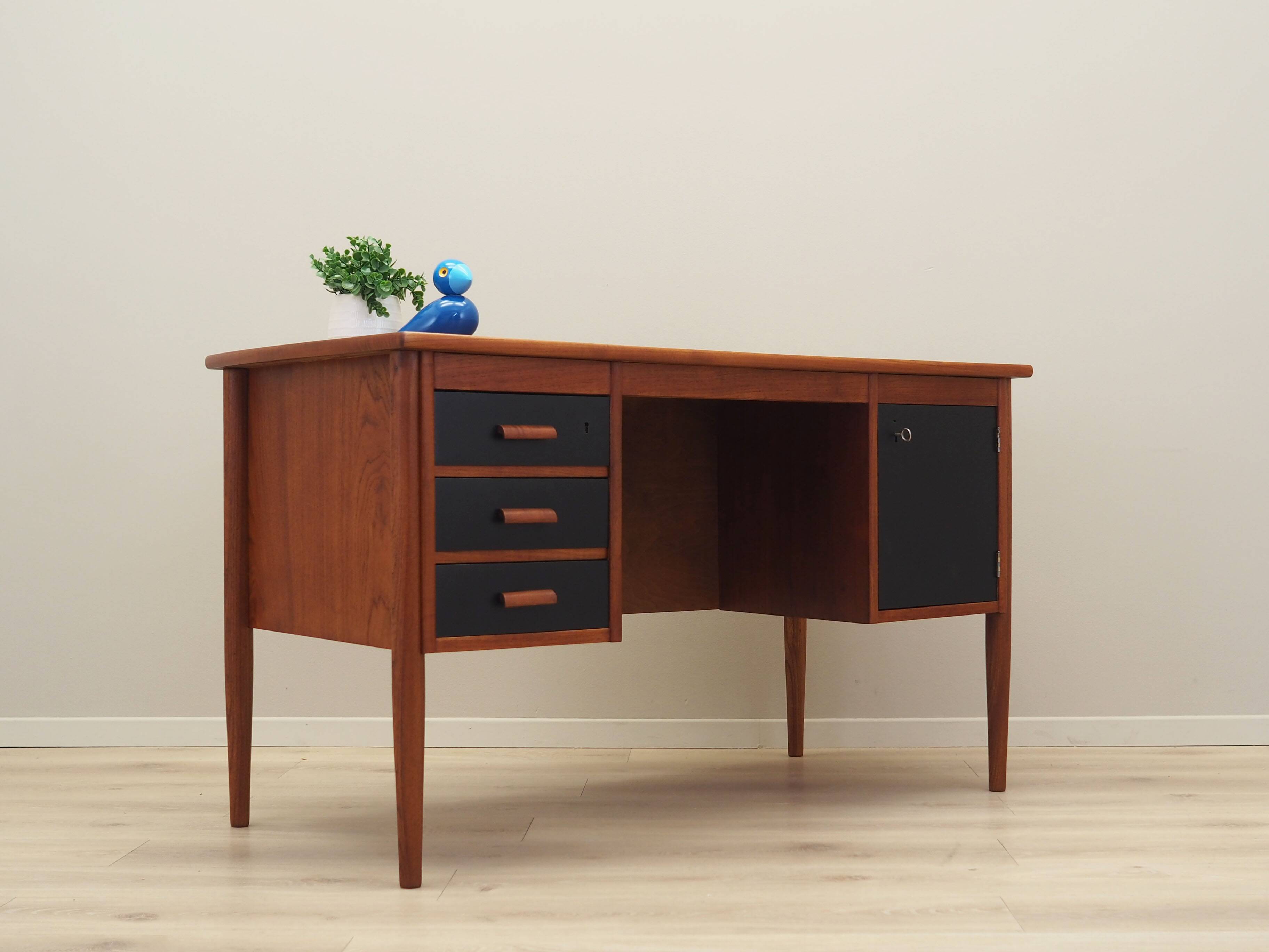 Teak desk, Danish design, 1970s, made in Denmark