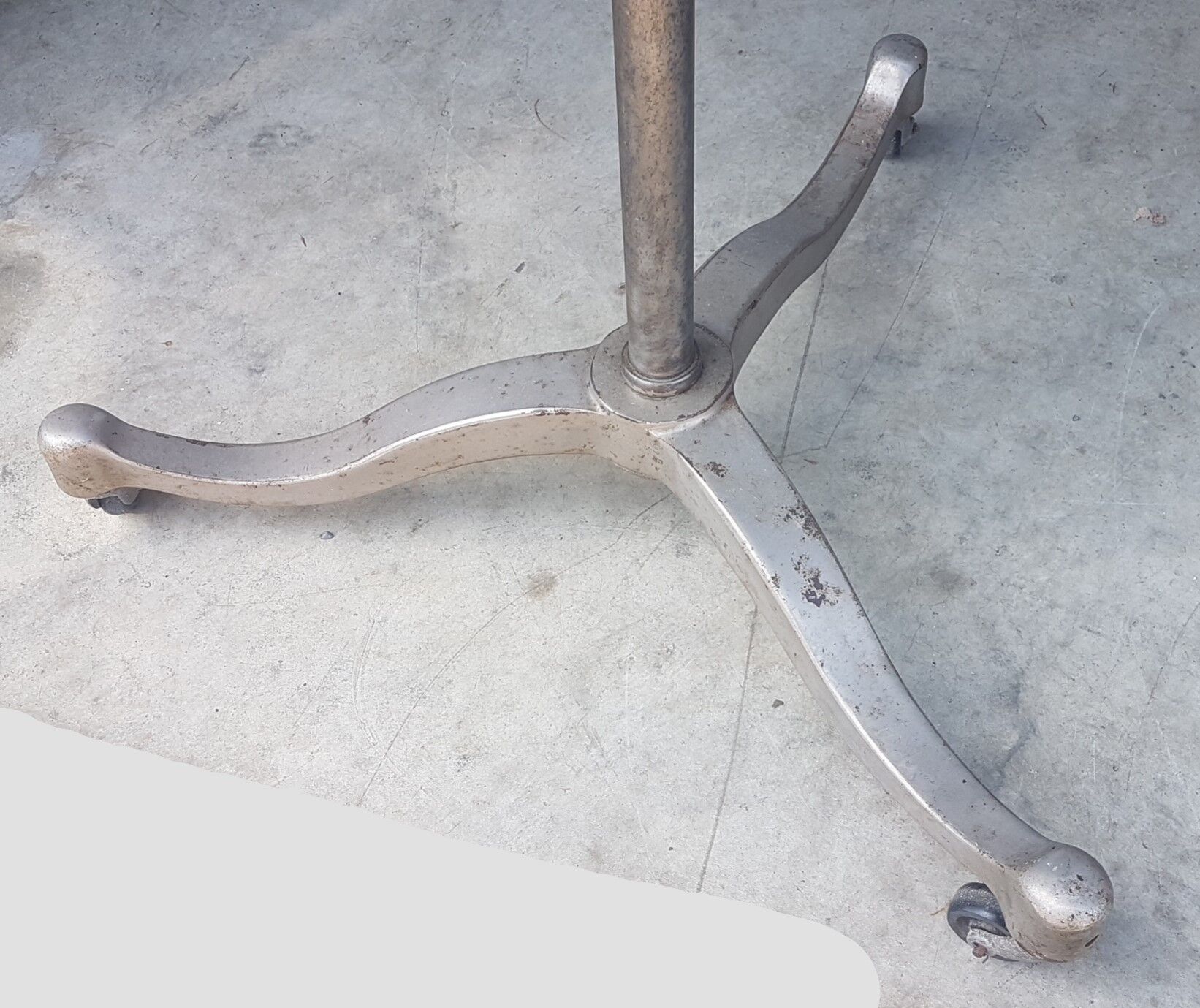 Scialytic lamp of operating room 1950 welsh & co.