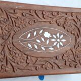 Ancienne boite a bijoux en bois  sculpté de guirlande de fleurs