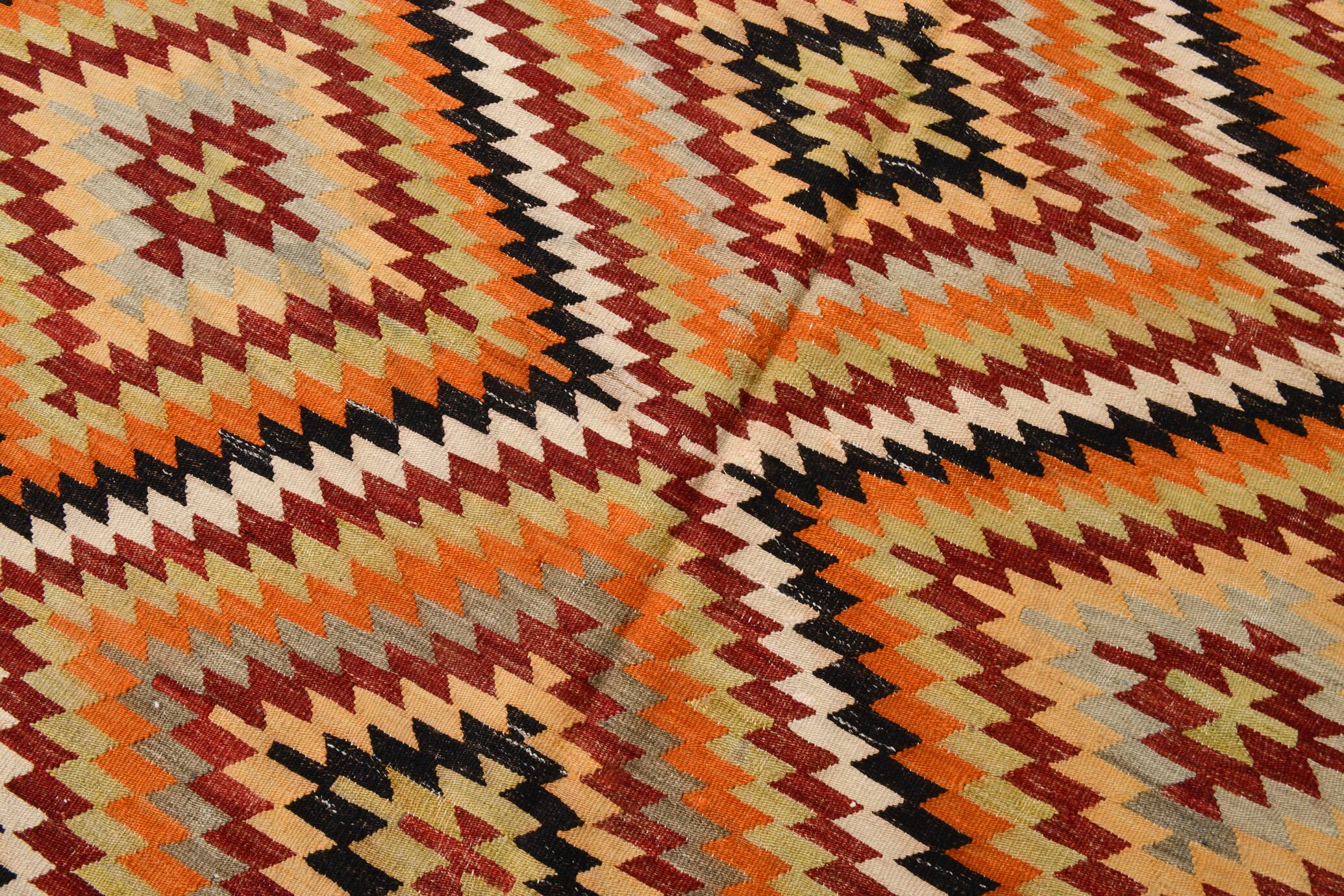 Tapis Kilim en laine fait main tribal noir orange 6x8