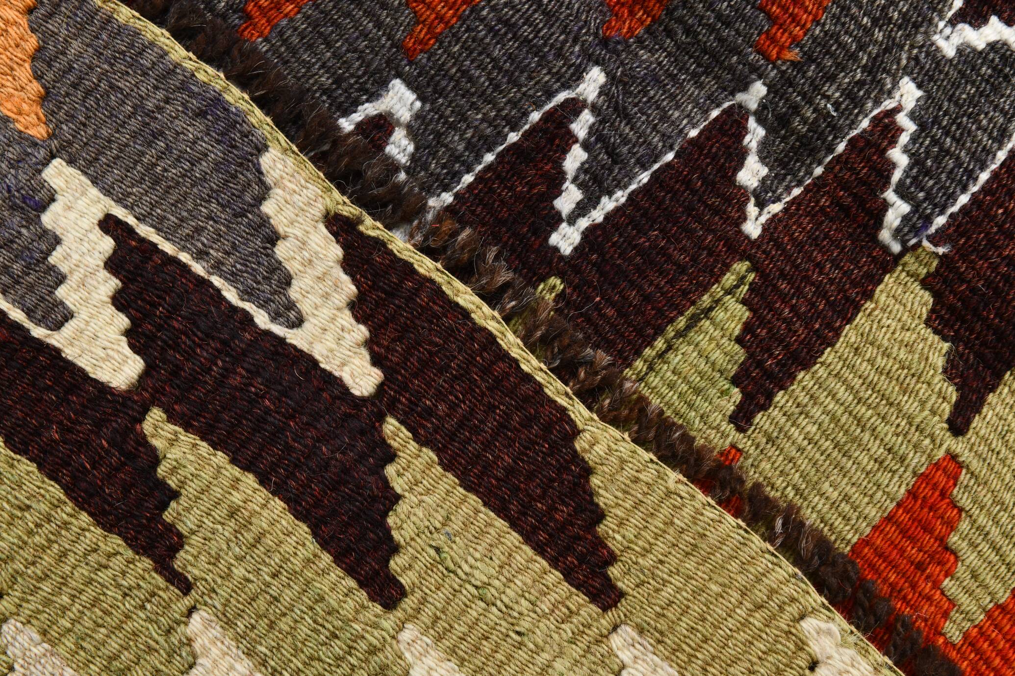 Tapis Kilim vintage géométrique rouge et vert