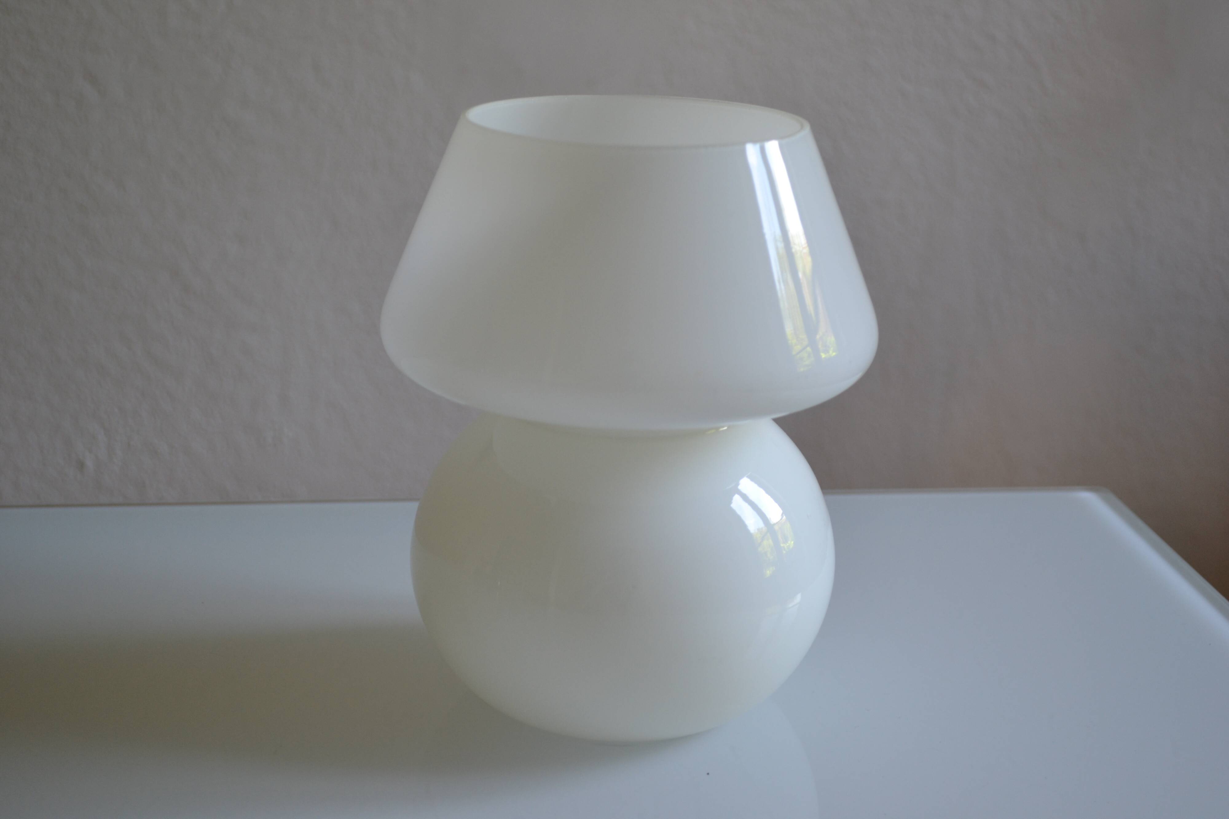 mushroom night light opal glass white Italy 80's 1980