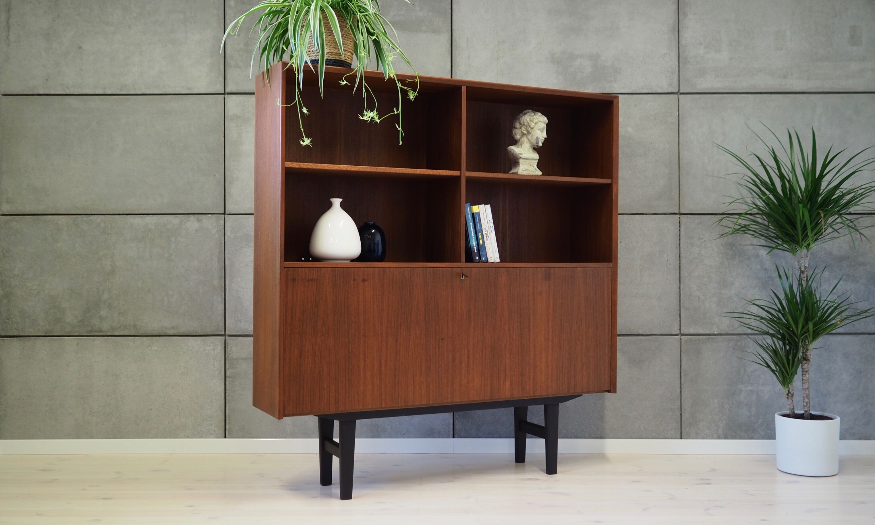 Bookcase with a bar from the 60/70