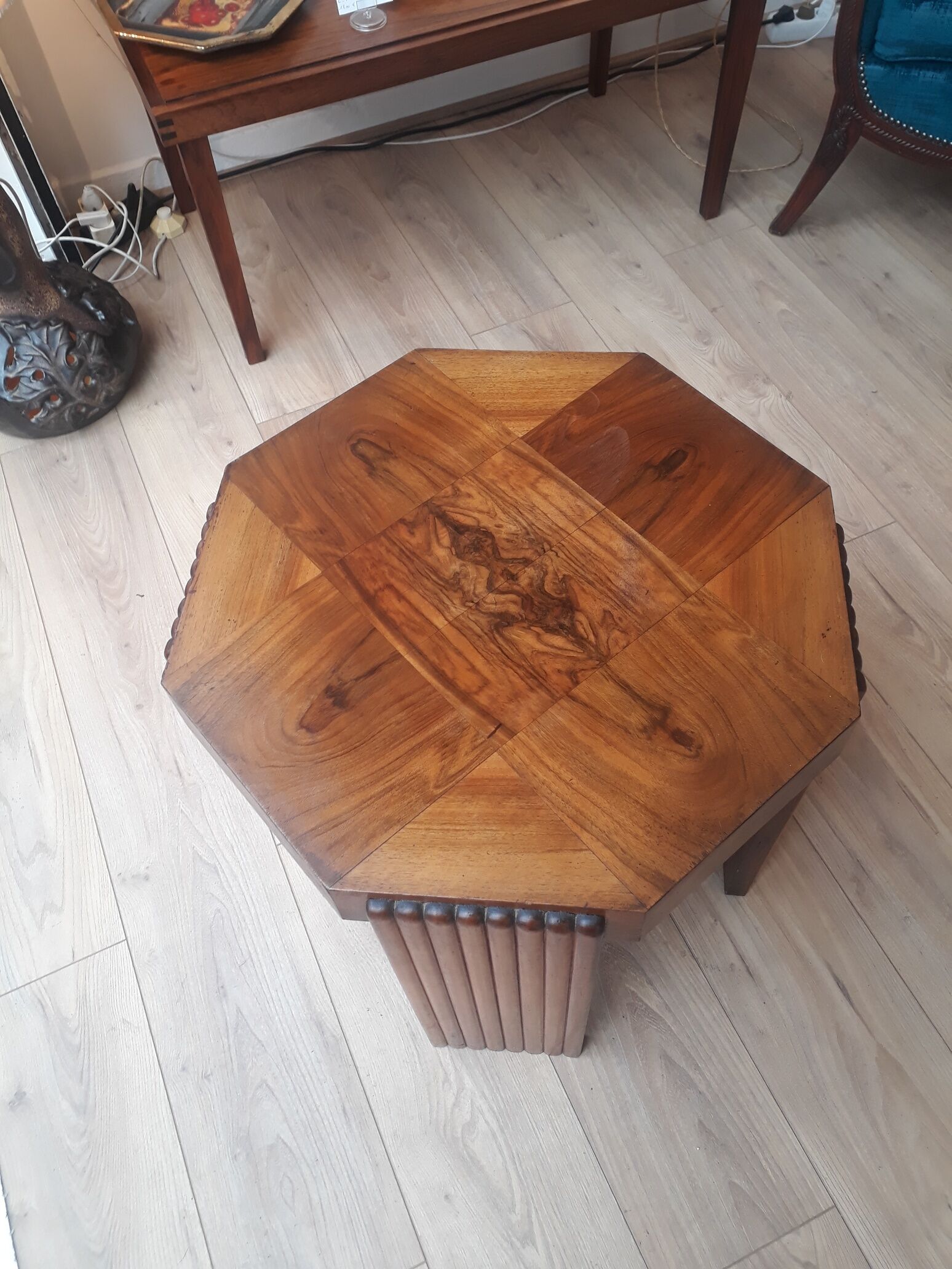 Octagonal side table in walnut veneer