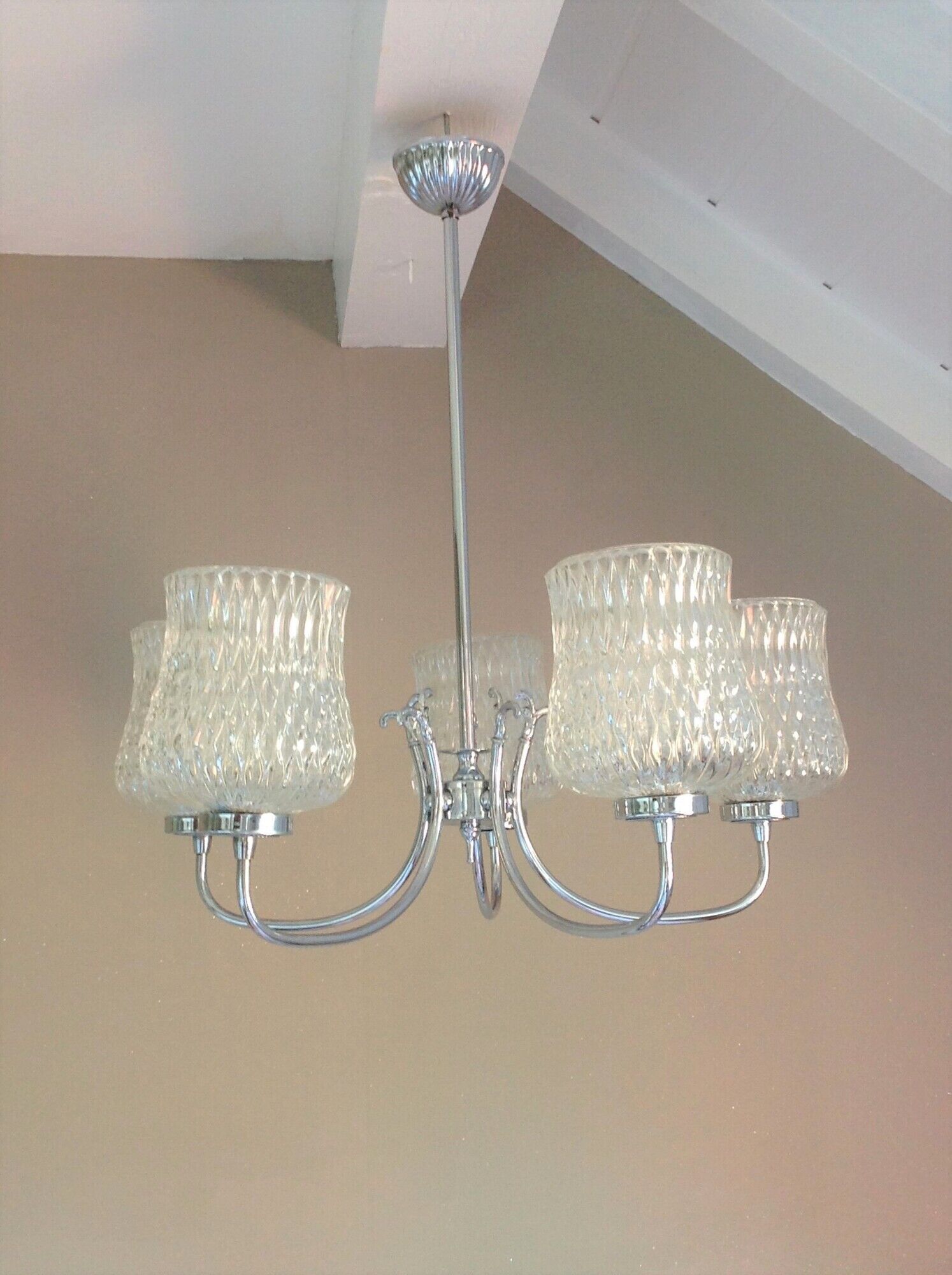 Five-spoke chandelier in chrome-plated metal and structured/vintage glass 60s-70s