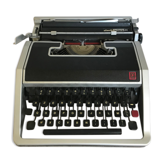 Machine à écrire Olivetti lettera DL