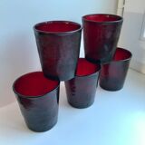 Lot de 5 verres en verre coloré bordeaux années 70