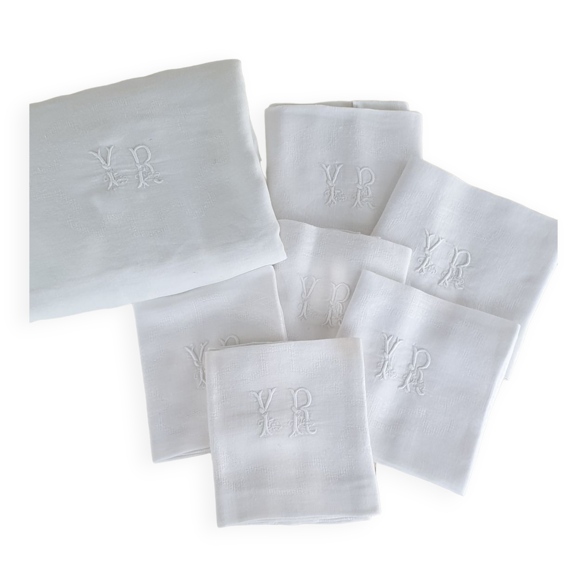 Old tablecloth with 6 towels