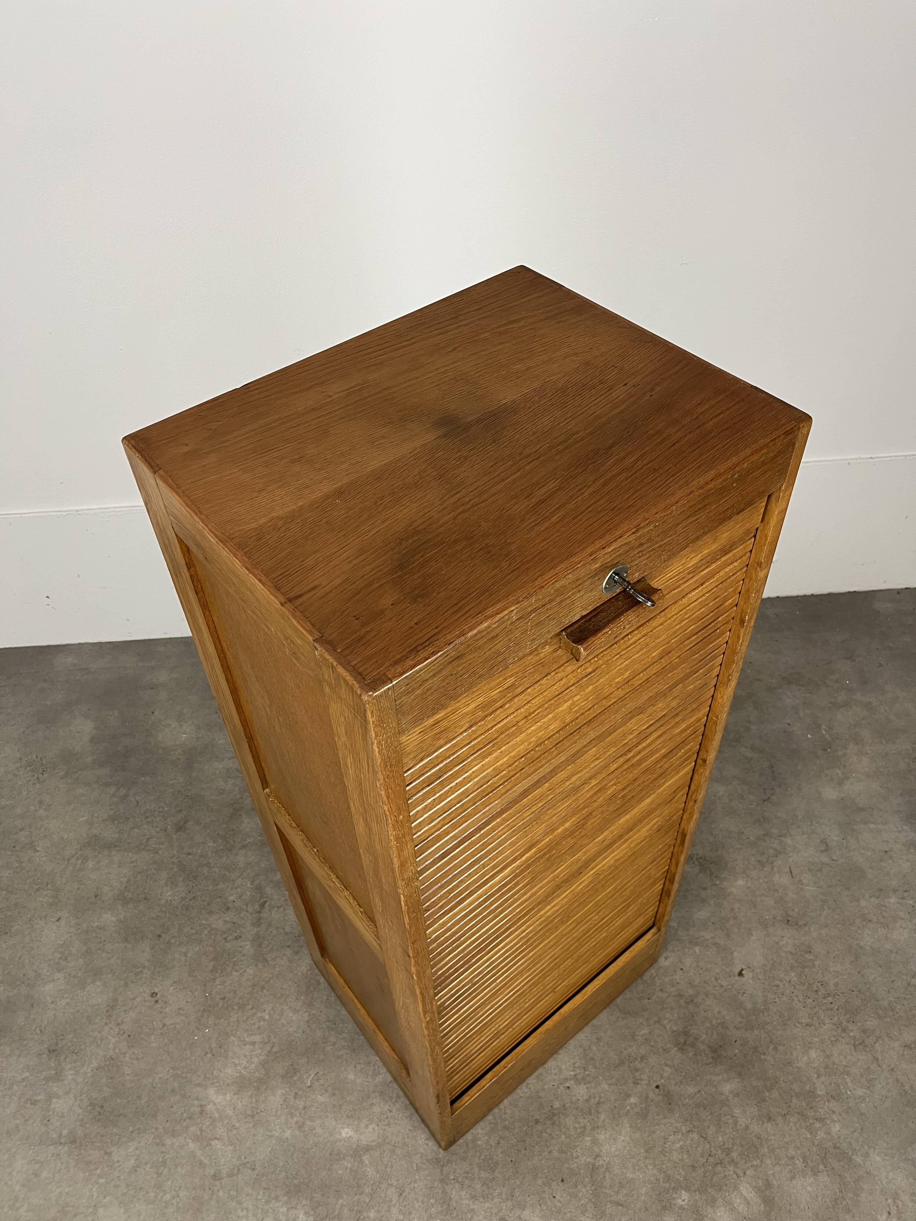 Filing cabinet with curtain, by trade