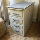 Drawer cabinet