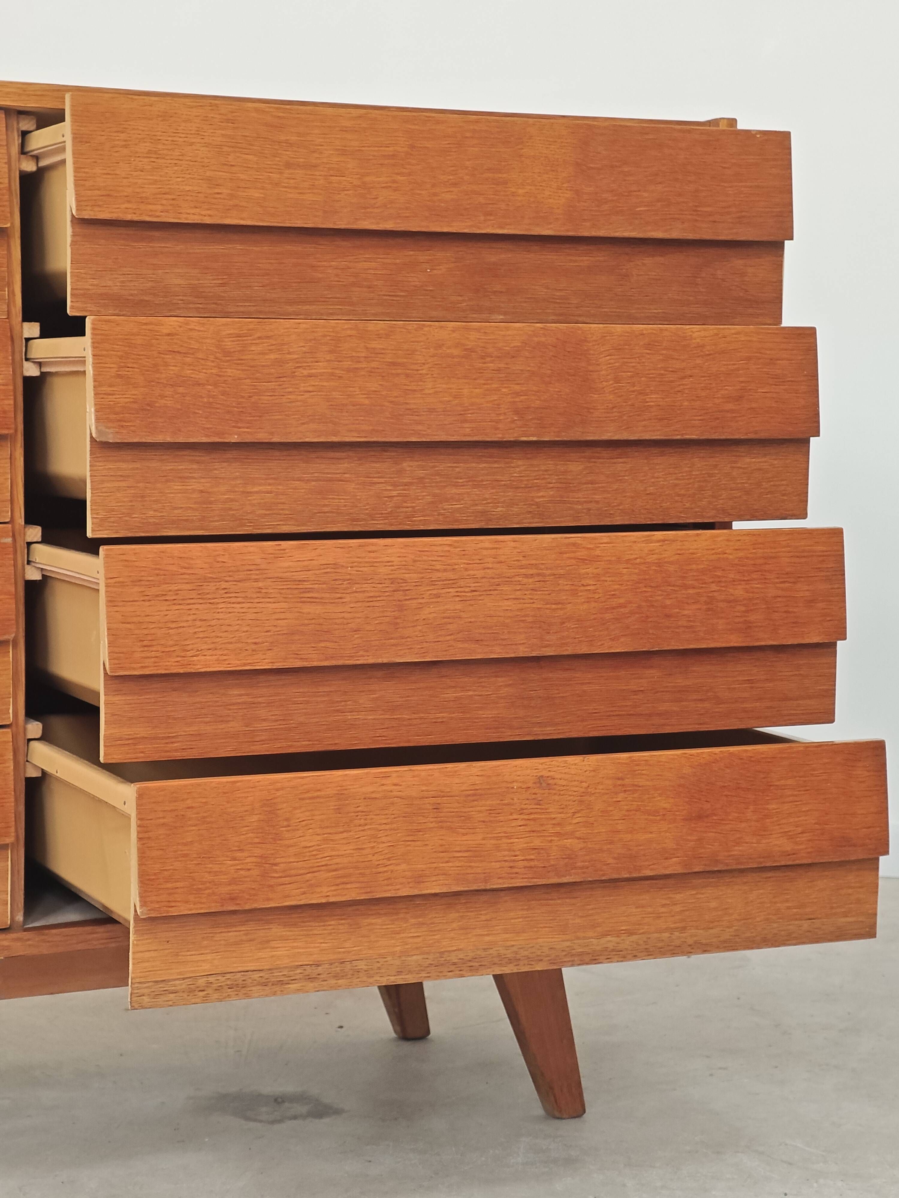 Commode U 453 bois par Jiri Jiroutek pour Interier Praha 1960