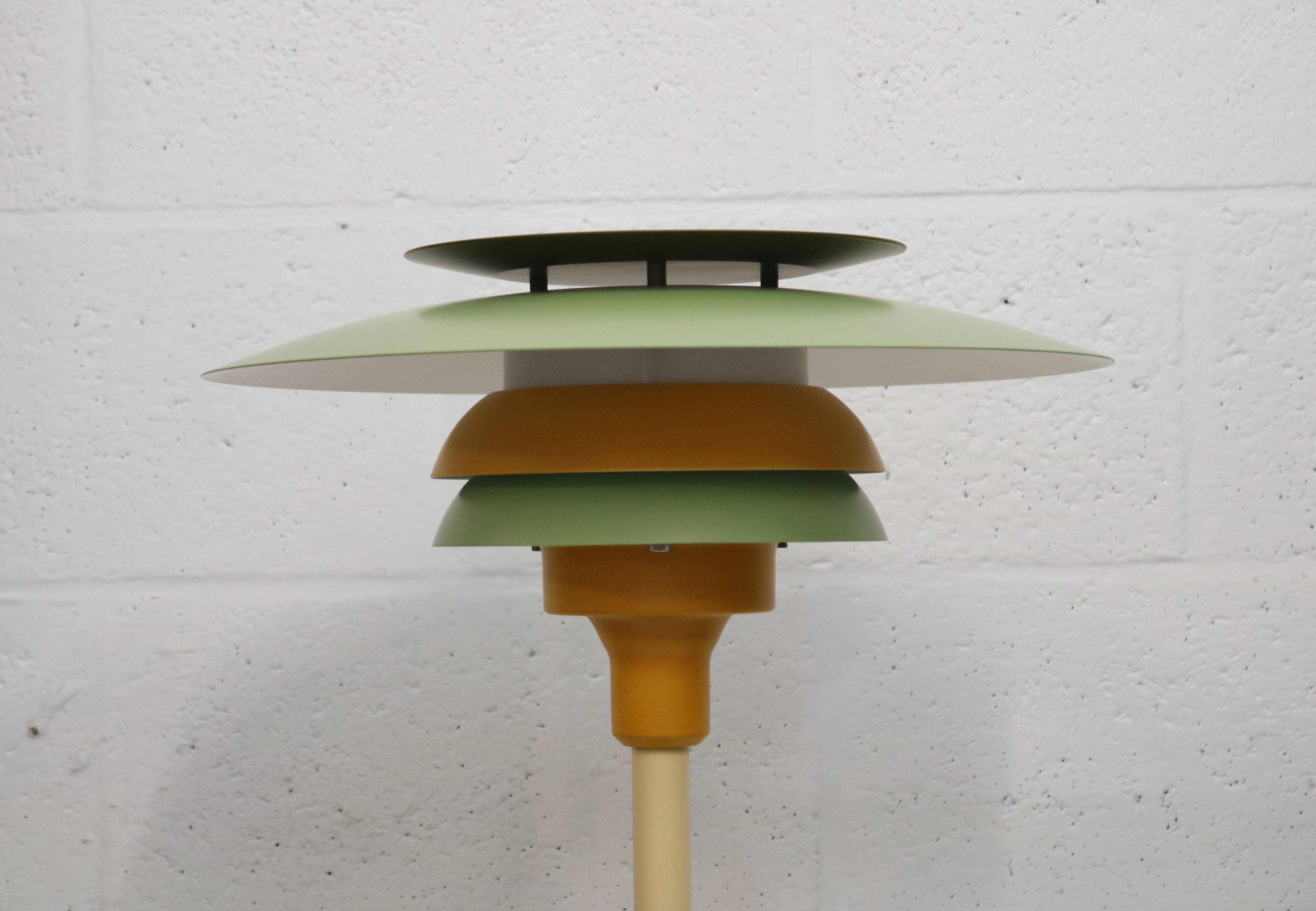 Lampe de bureau danoise verte et jaune par Lyskaer - Modèle 2252