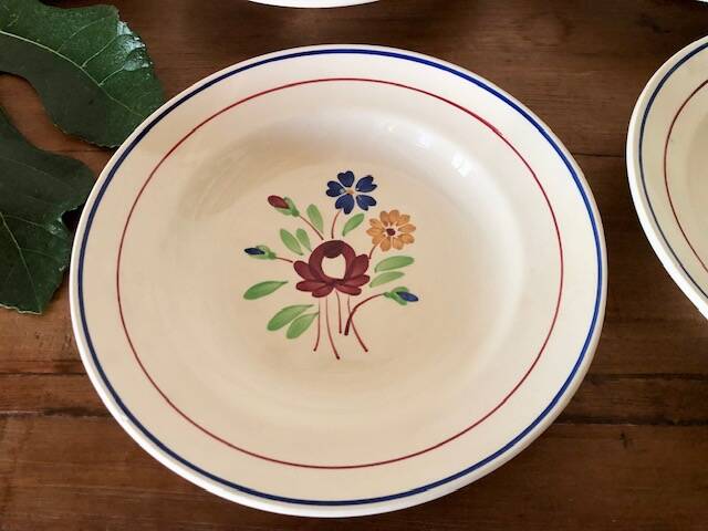 Luneville plates, "Chantilly" model
