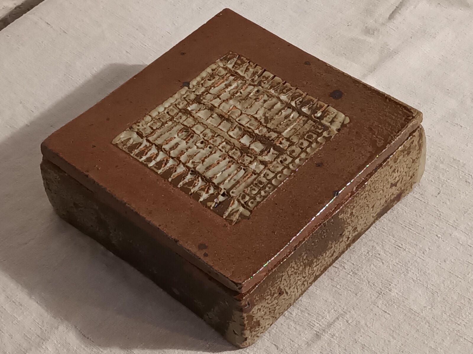 Sandstone box Barbara Delfosse, La Borne