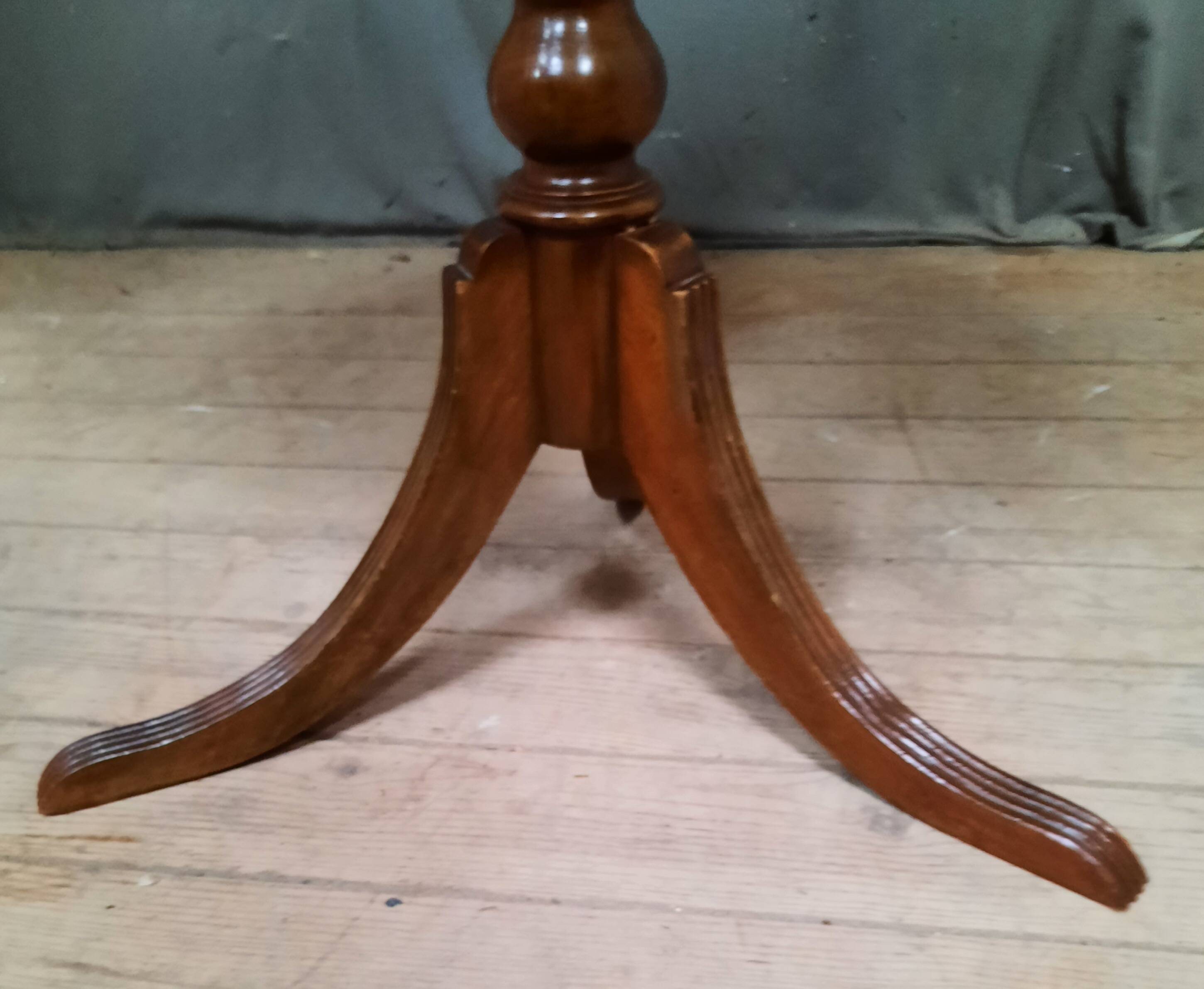 English pedestal table