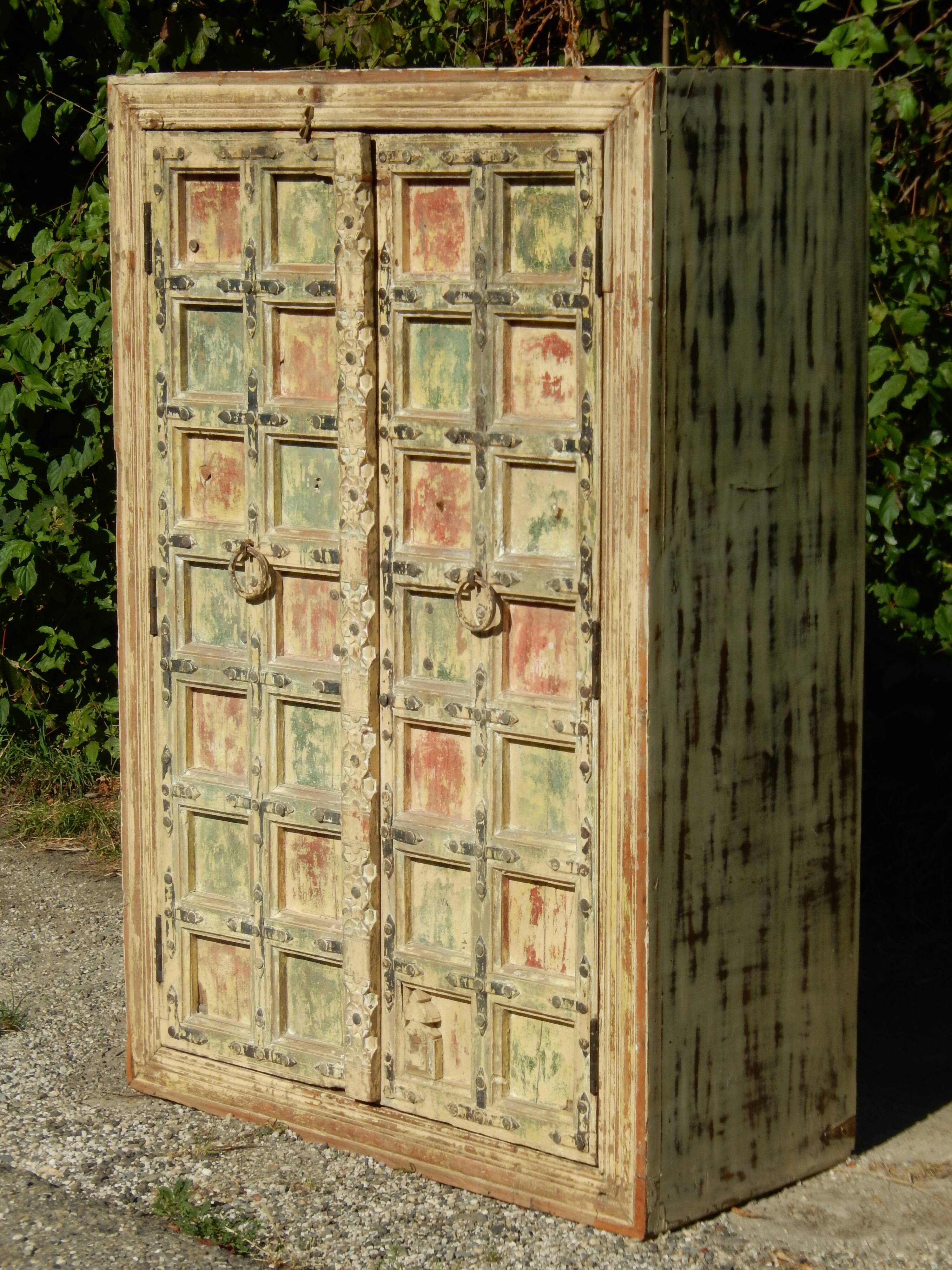 Exceptionnelle armoire de style indien - Superbe patine