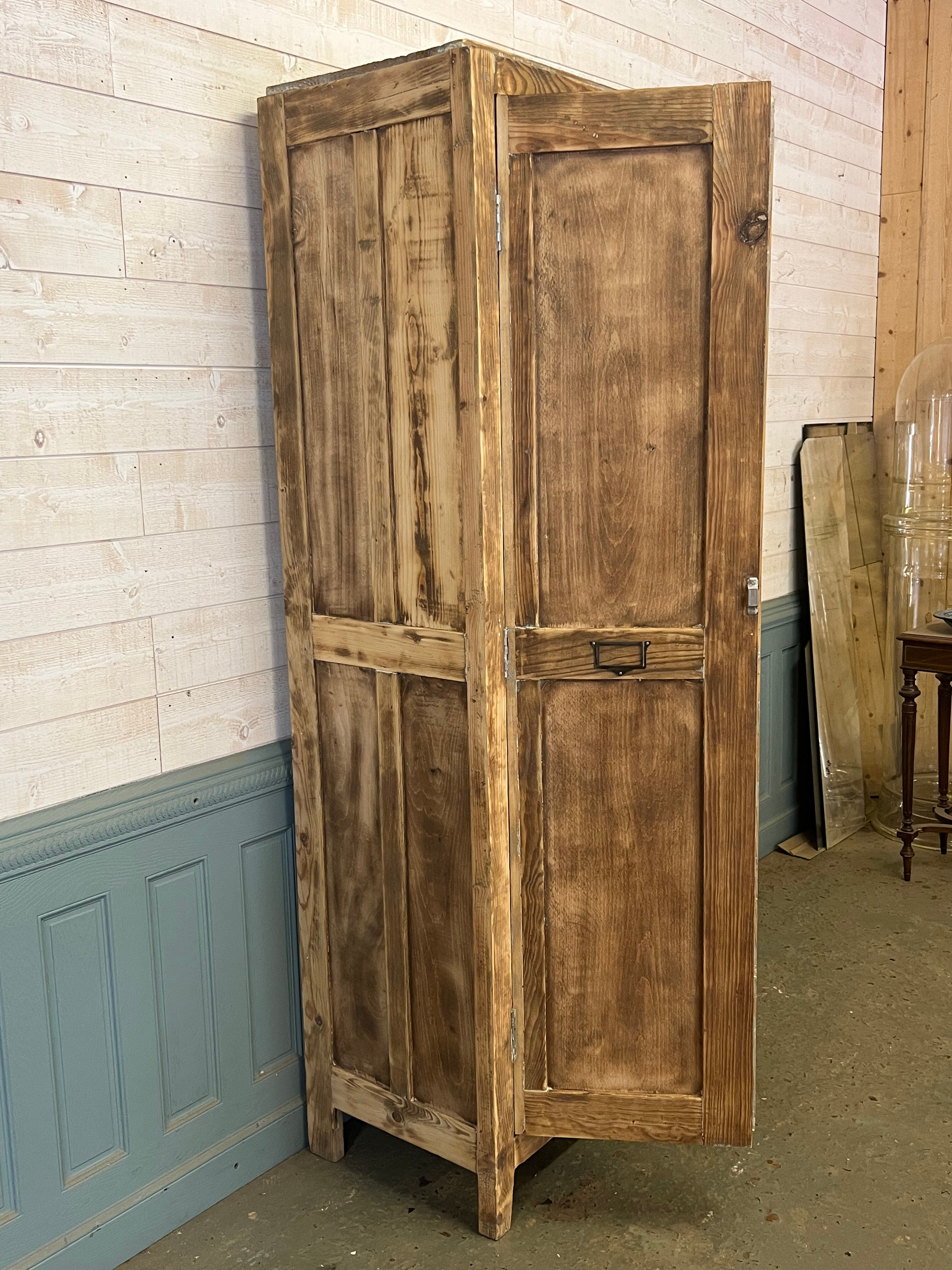 Workshop cabinet