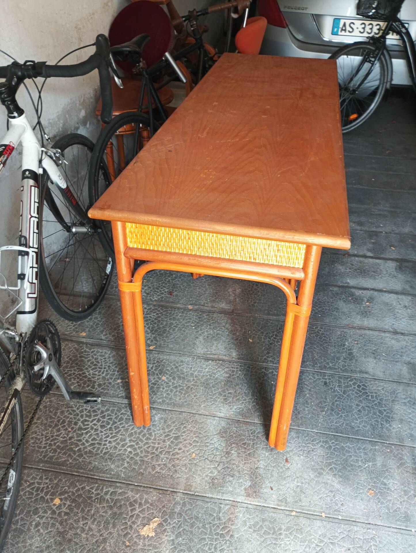 Bureau rotin