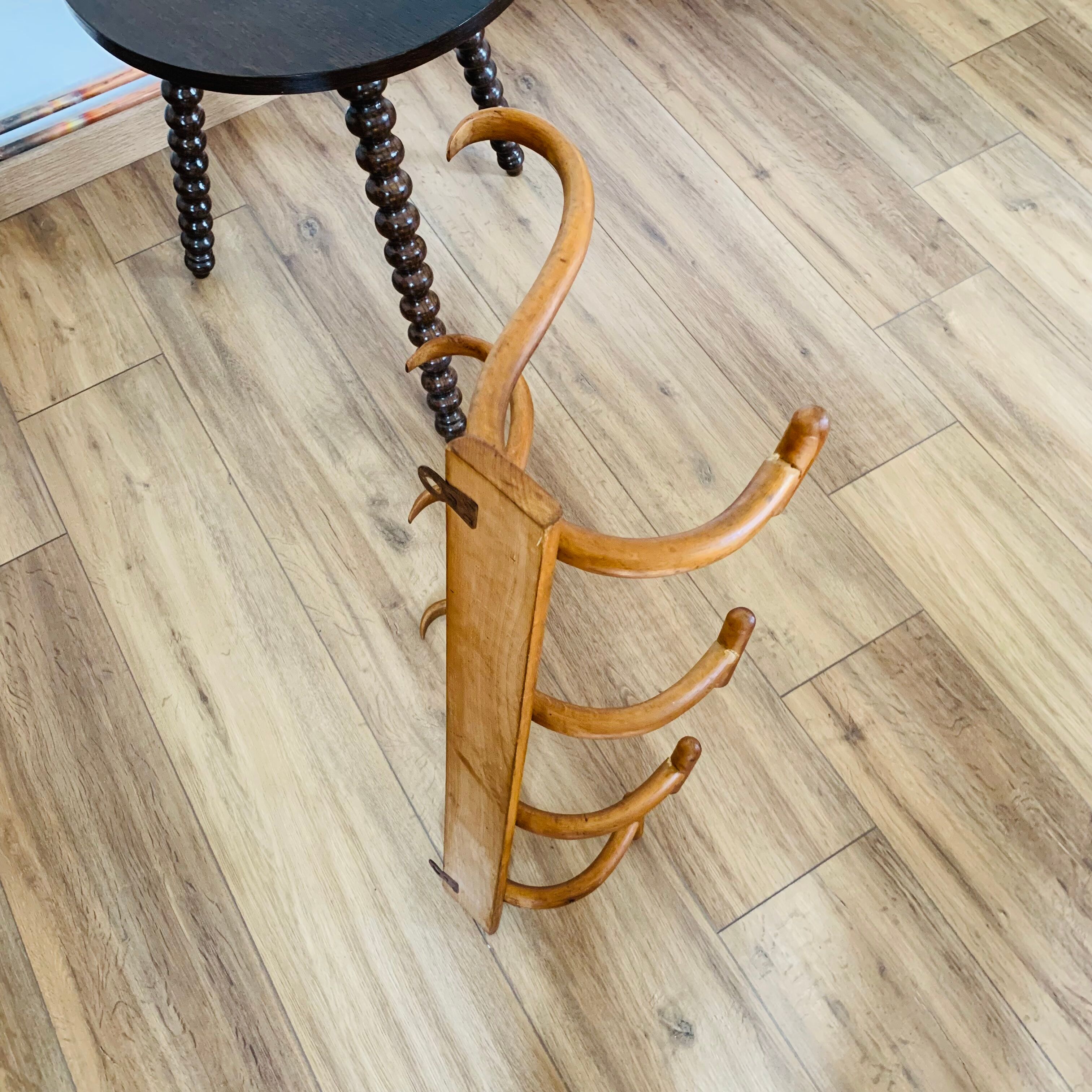 Wall-mounted coat rack 4 hooks