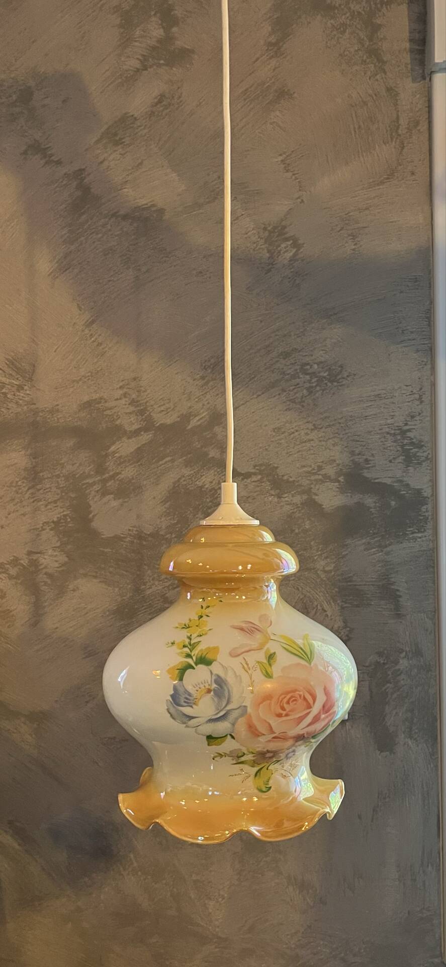 Vintage suspension in iridescent opaline floral – Verrerie de Vianne – Ét