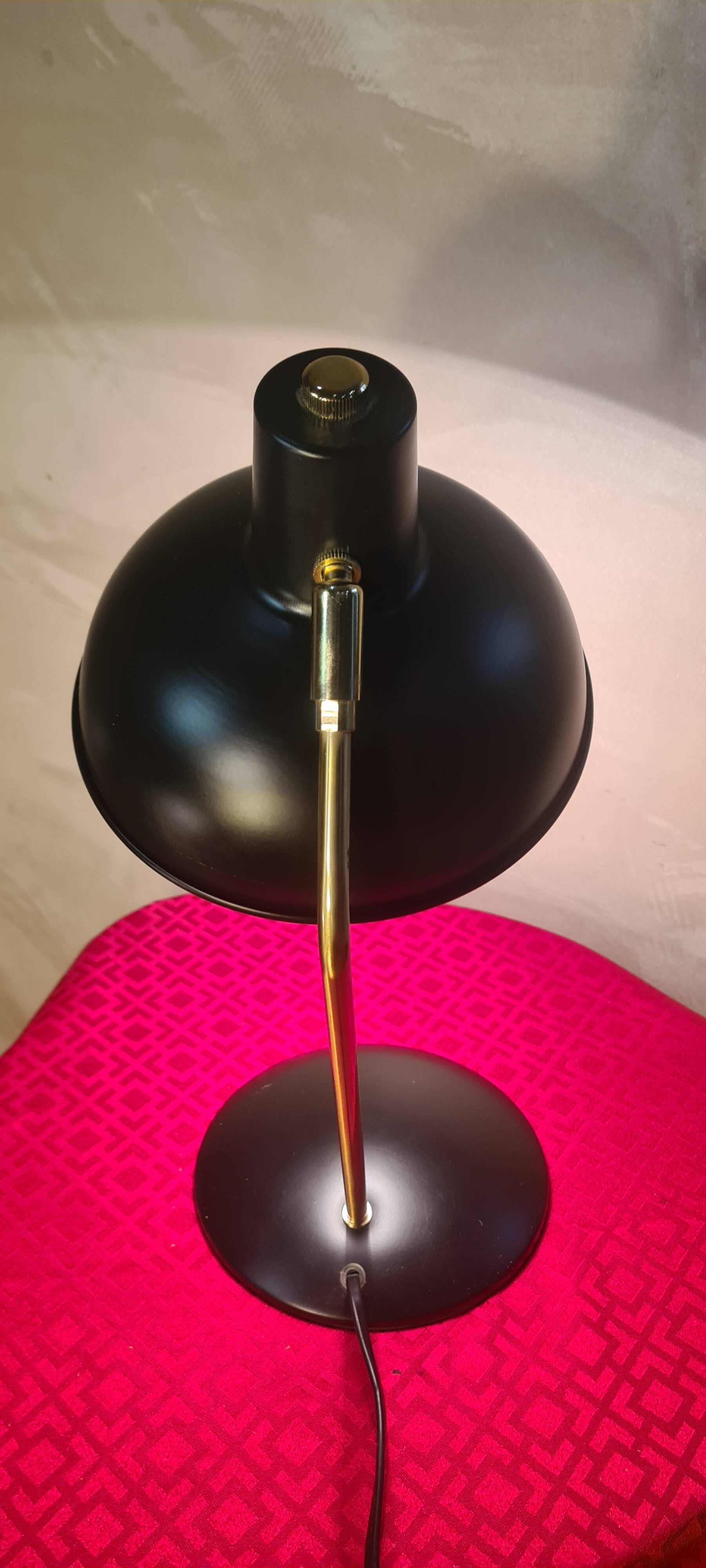 desk lamp 40x25 elec ok gold and black very good condition