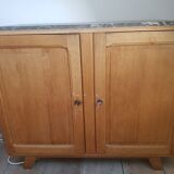 Chest of drawers / small closet