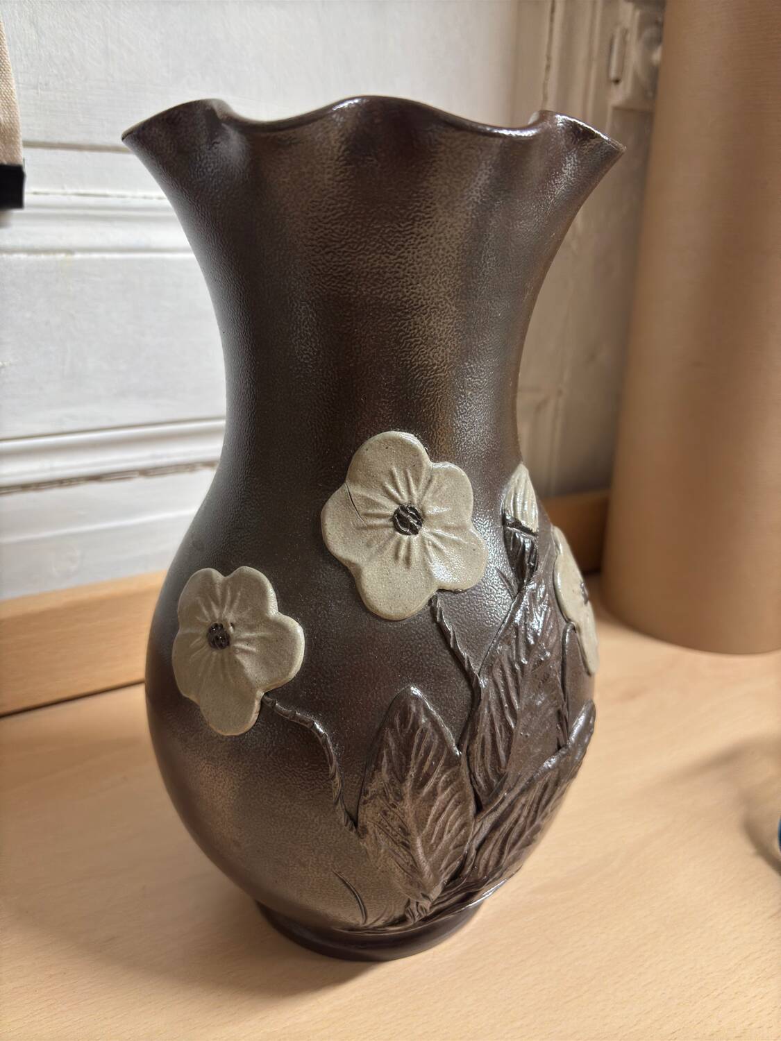 Vase de Noron à décor de fleurs