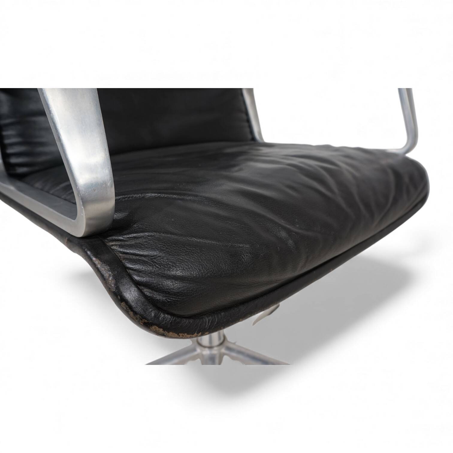 Swivel conference/dining chair in leather Wilkhahn Delta, by Delta Group, 1960