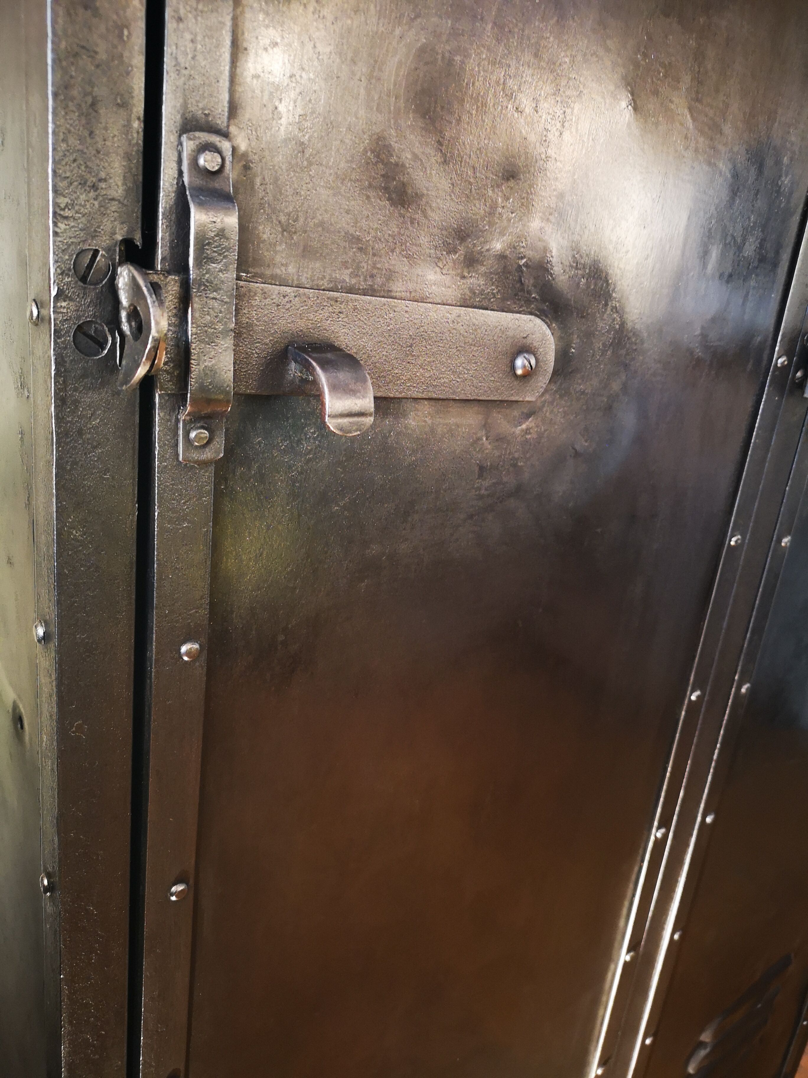 Industrial locker room, J. HOUDRY, 2 doors.