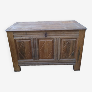 Chest cabinet
